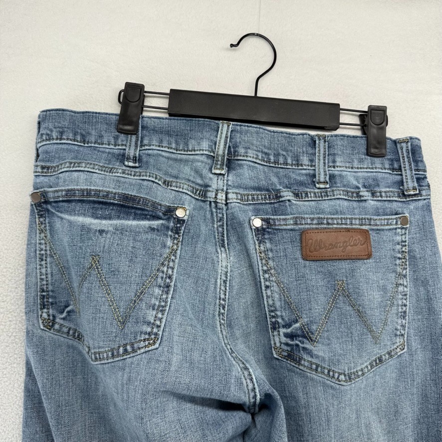 Wrangler Retro Jeans men’s 32×34 Fits 31×32 Blue Slim Boot Bootcut Faded Cowboy