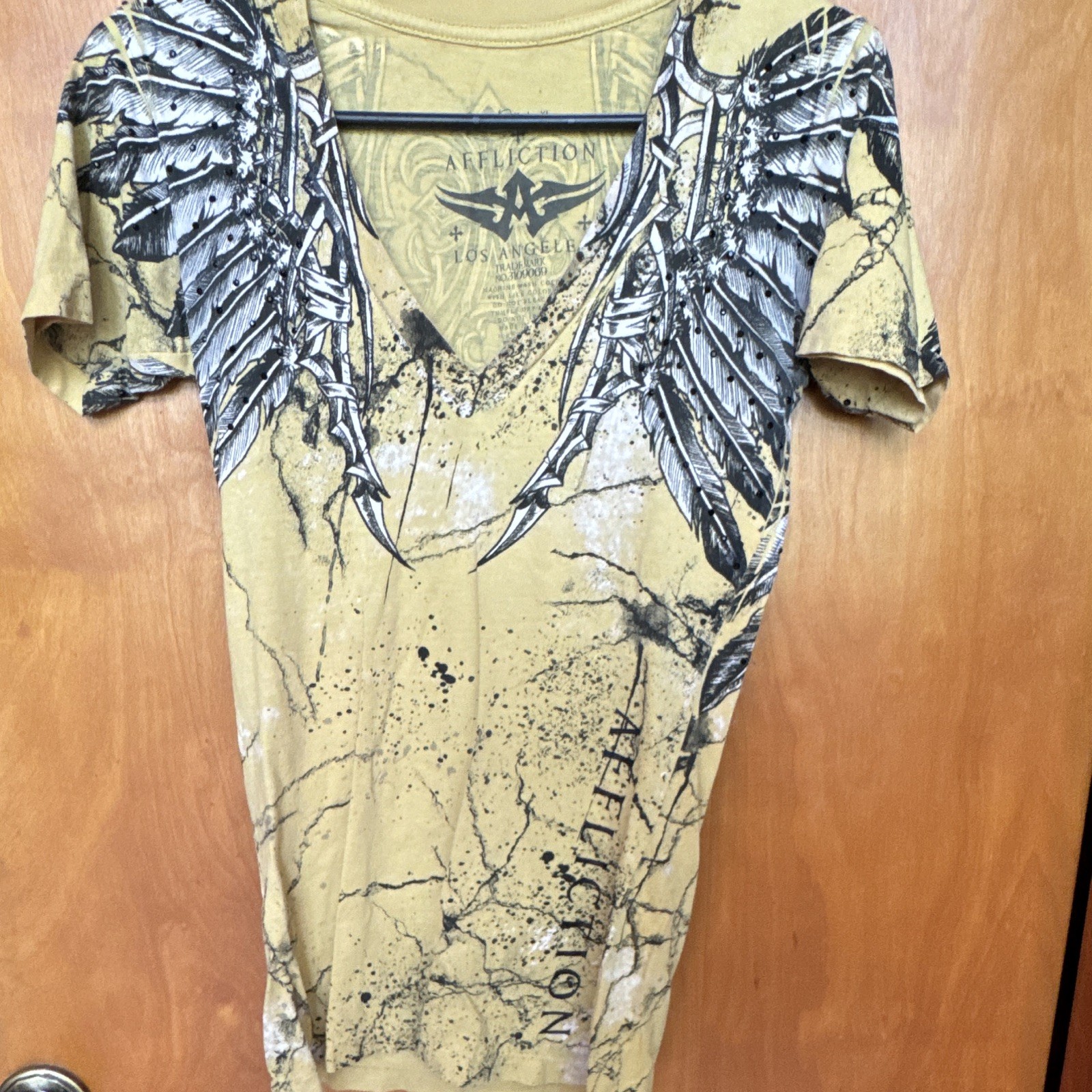 Affliction Beige Graphic Logo Print V-Neck Short Sleeve Double-Sided Tee S