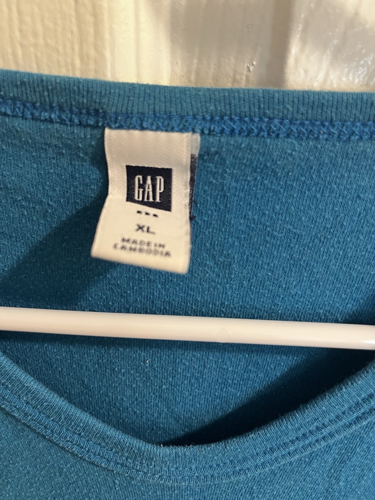 GAP Women’s Baby Tee Blue Sleeve Graphic Tee Angkor Wat Cambodia XL
