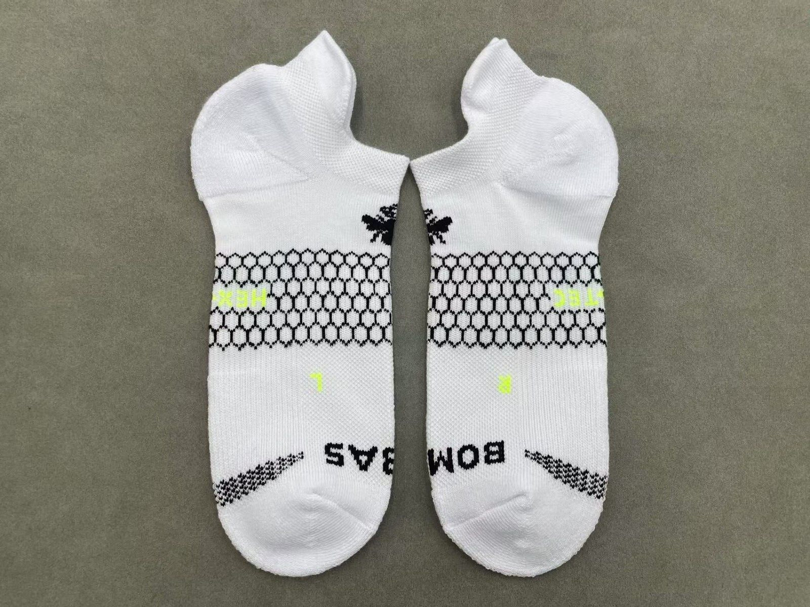 4 pairs Bombas Men’s All-Purpose Ankle socks – Size Large 9-13 white