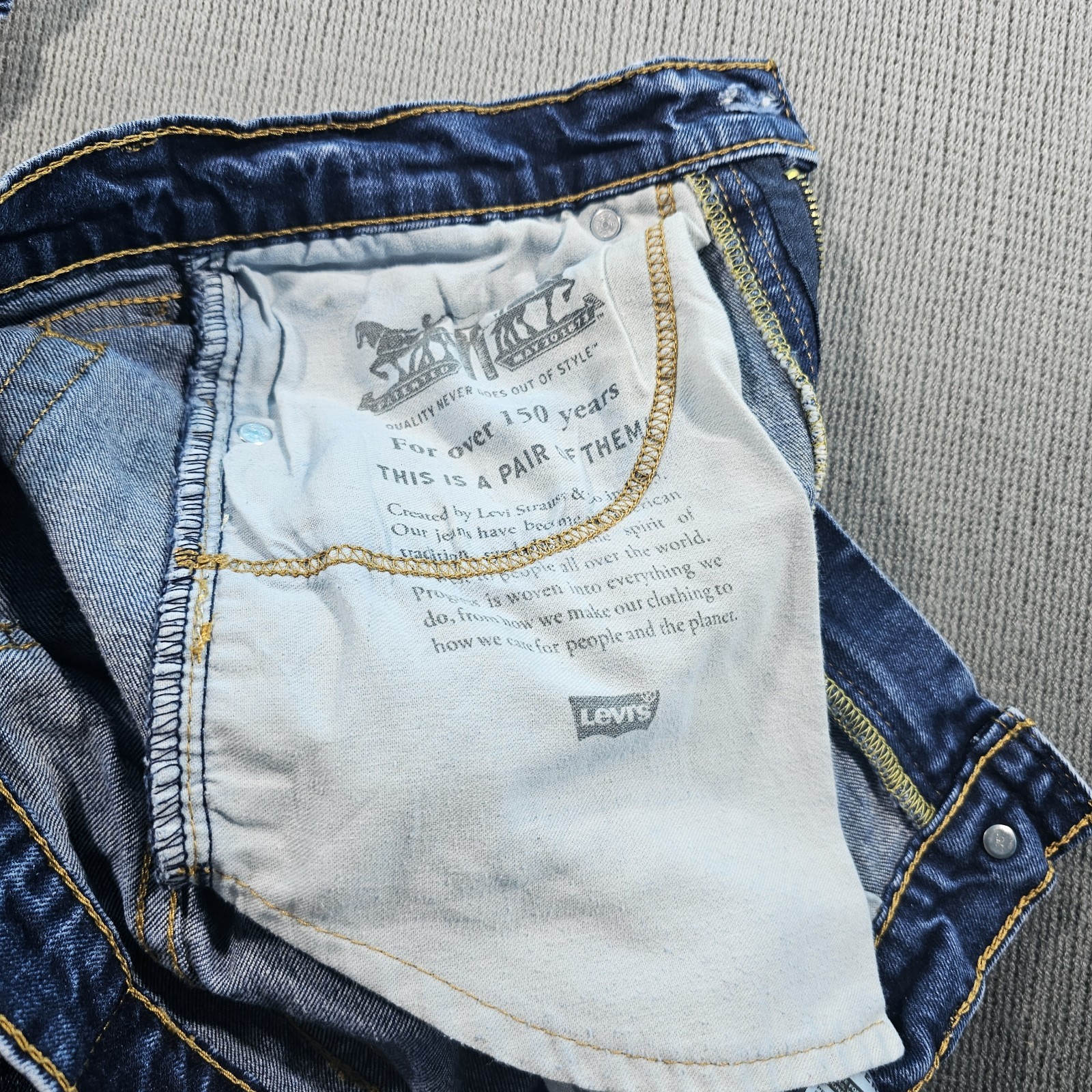 Levi’s 505 Men’s Regular Fit Jeans, Size 31×32, Blue Denim