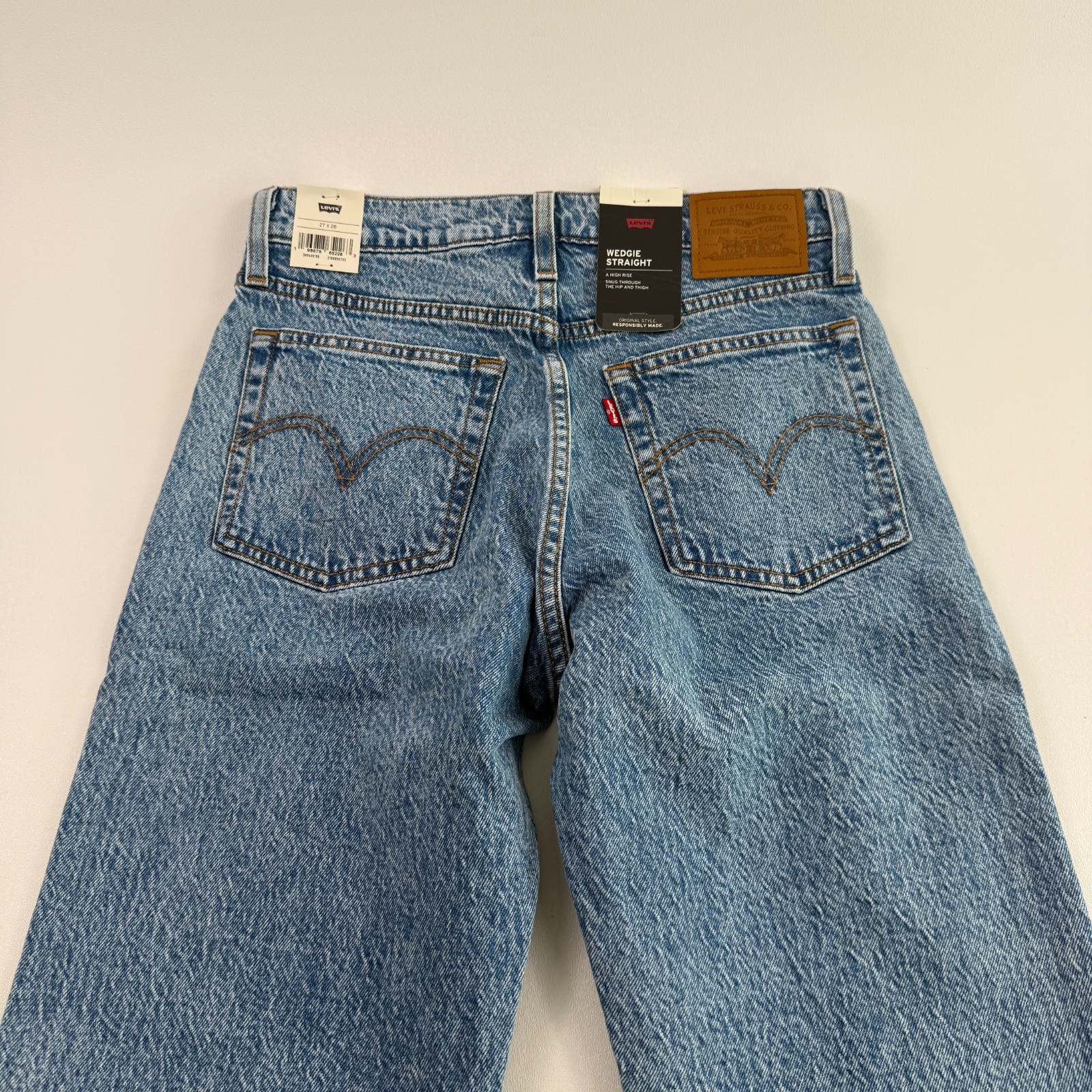 Levi’s Premium Women Wedgie Straight Fit High Rise Button Fly Jeans Blue NWT