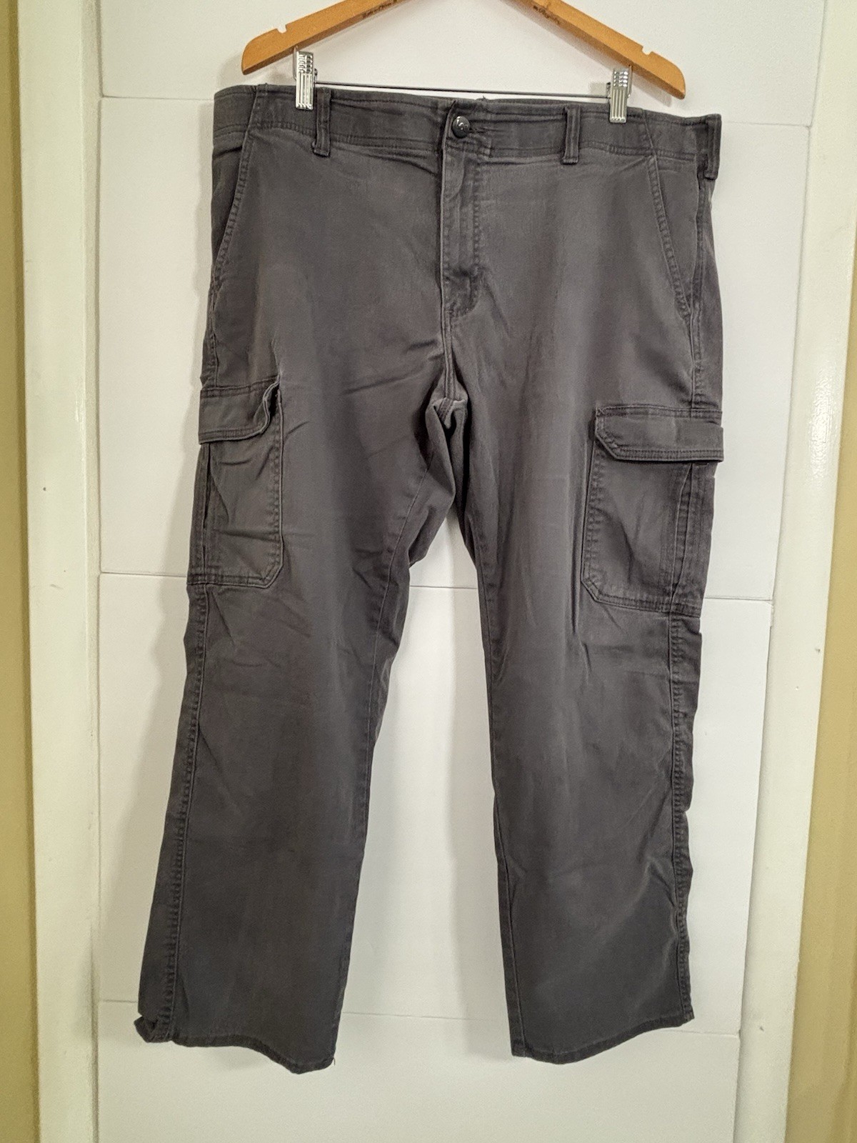 Lee Extreme Comfort Straight Fit Gray Cargo Pants 40W Stretch Canvas Pockets