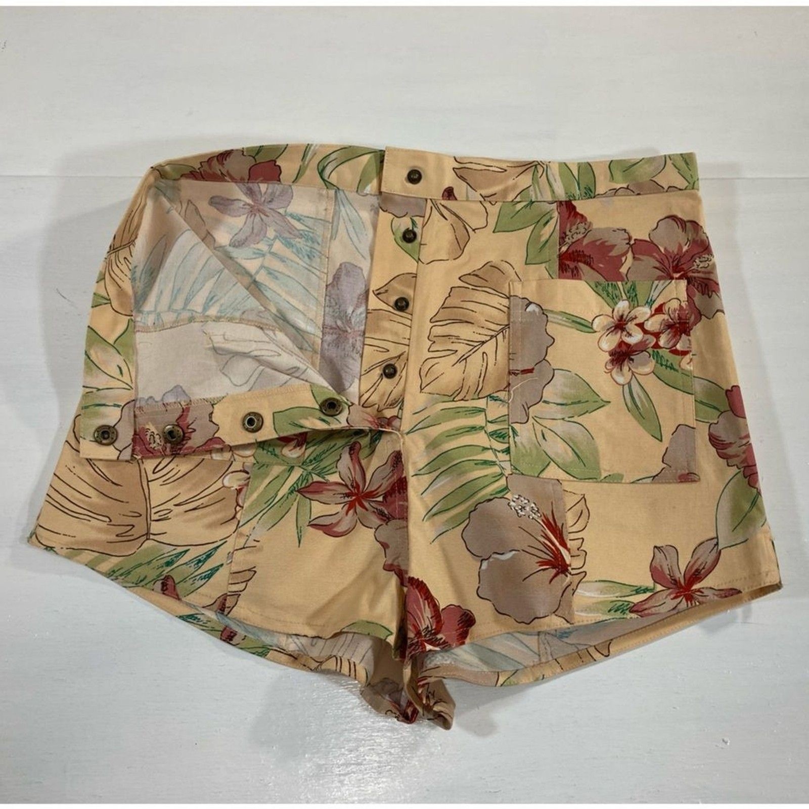 Urban Outfitters Shorts Womens L Beige Floral High Rise Button Boho Cotton