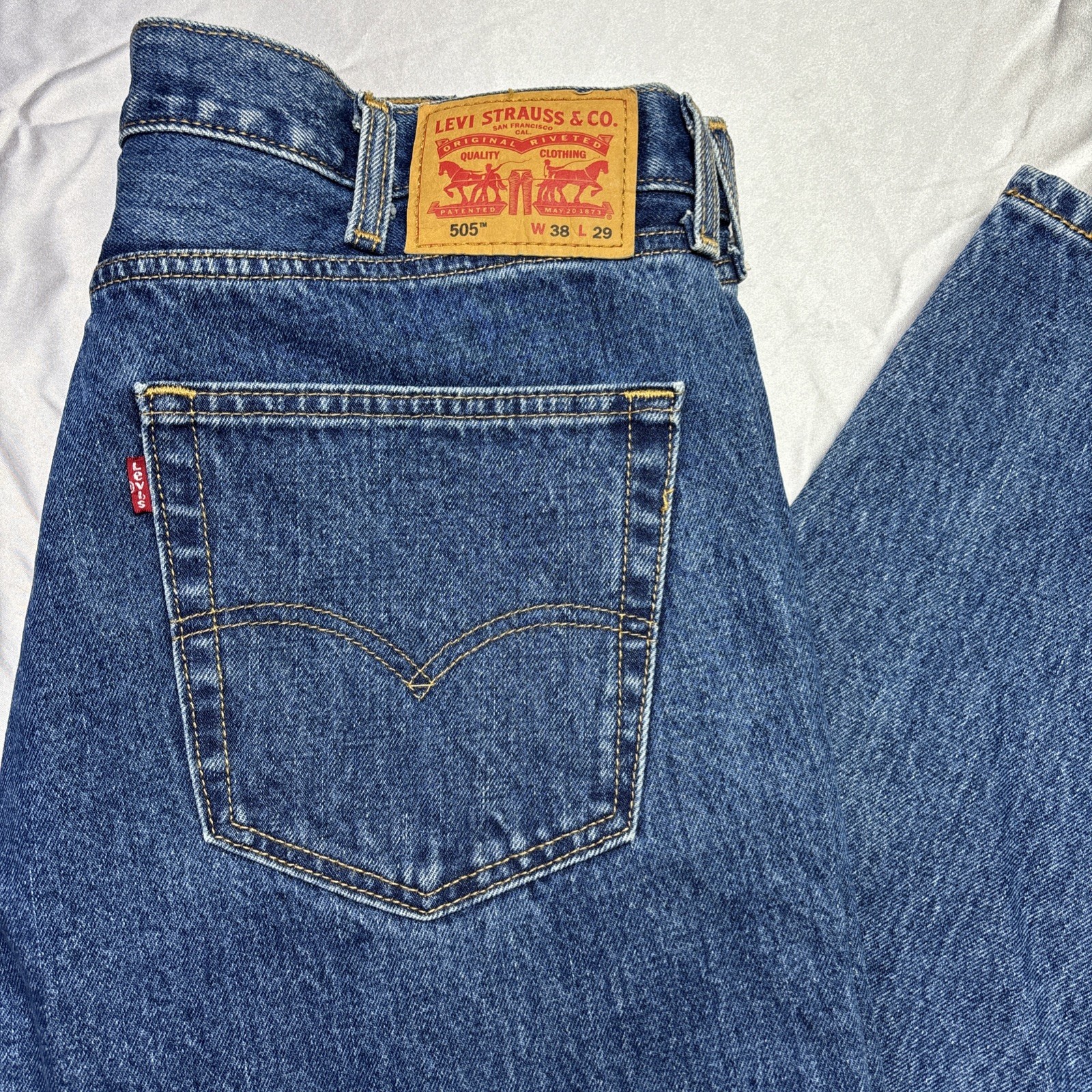 Levi’s 505 Regular Fit Men’s Blue Jeans Dark Wash Sz 38×29 Straight Leg
