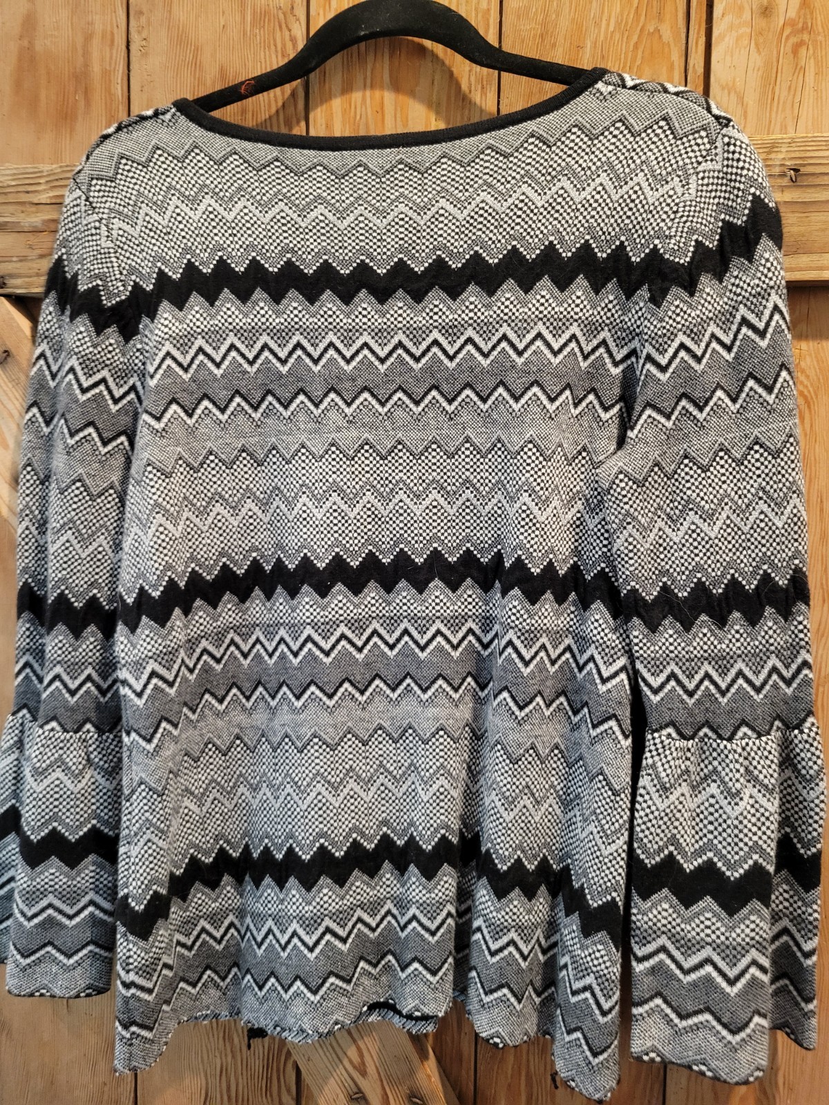 Cupio Women’s Sweater Top Sz M Black/gray Medium Weight Fabric Geometric