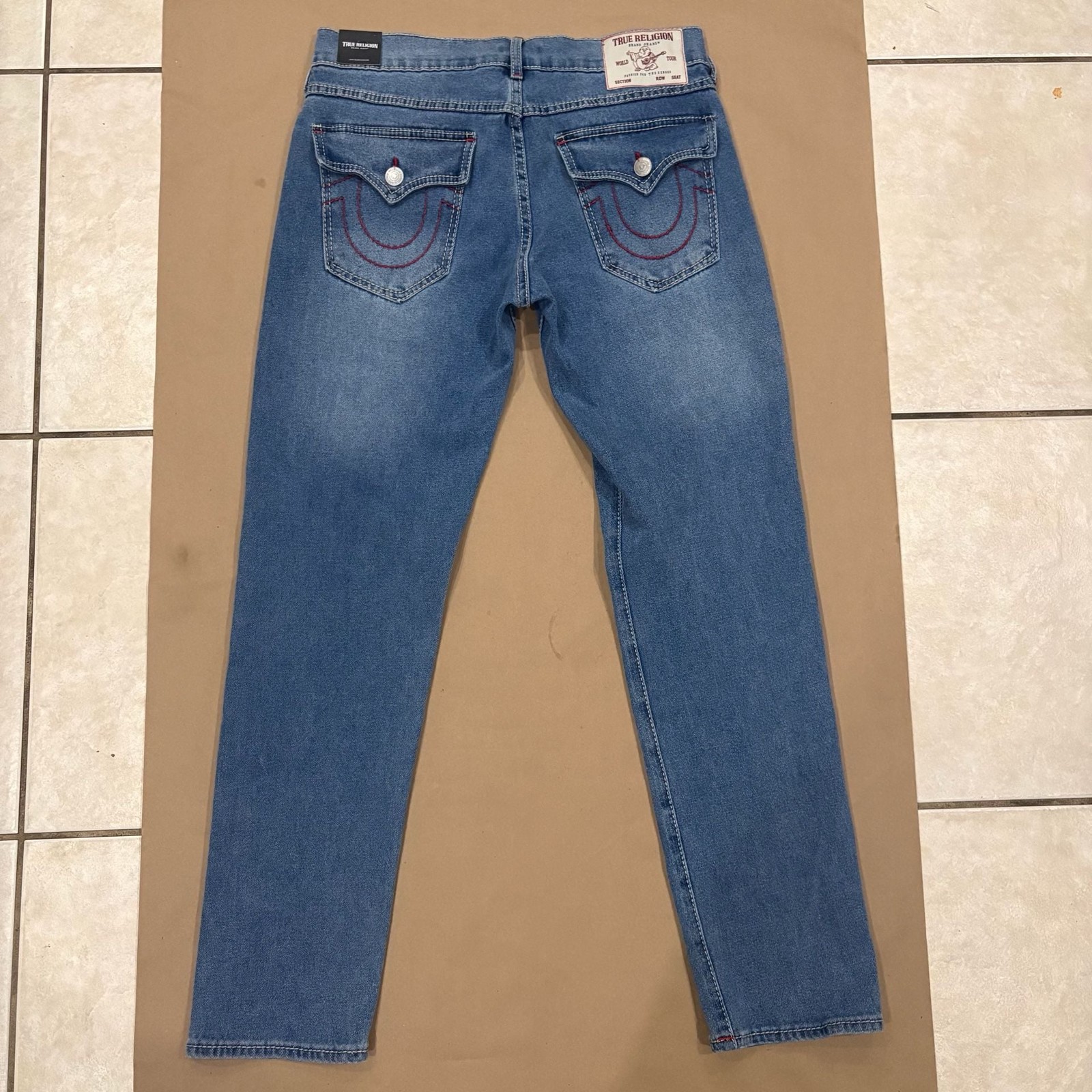 True Religion Geno Relaxed Slim Jeans in W31 L32