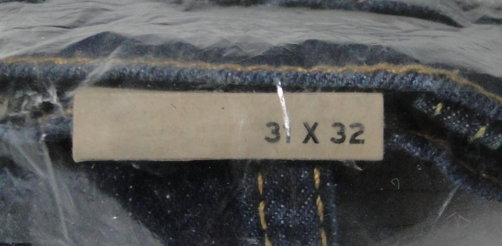 Levi Men’s 505 Regular Fit Jeans, Dark Denim Wash 31W X 32L NEW SEALED !
