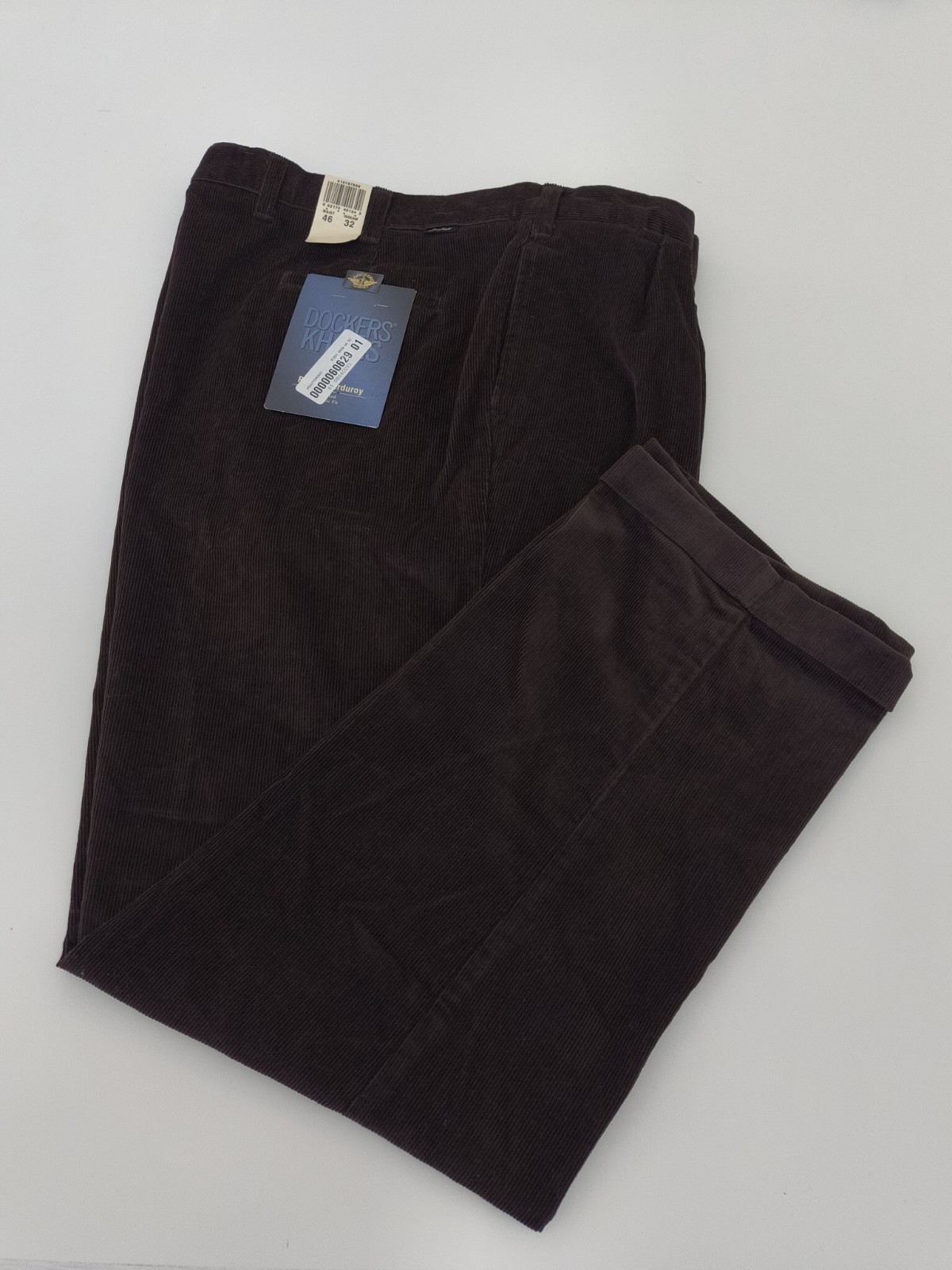 NWT Dockers Mens B&T Classic Fit Pleated Signature Khaki Pants 46×32 Brown.