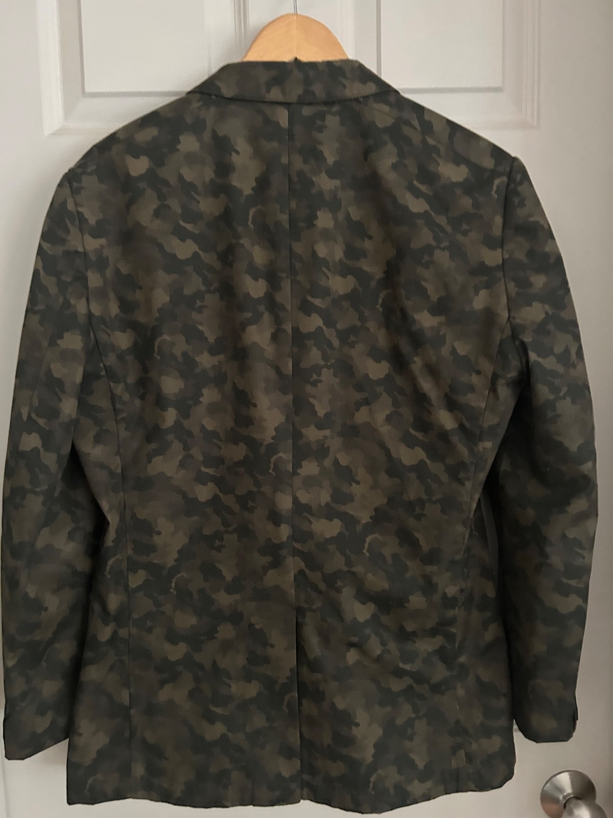 John Varvatos Two Button Camo Peak Lapel Blazer Size 42 Kalamata