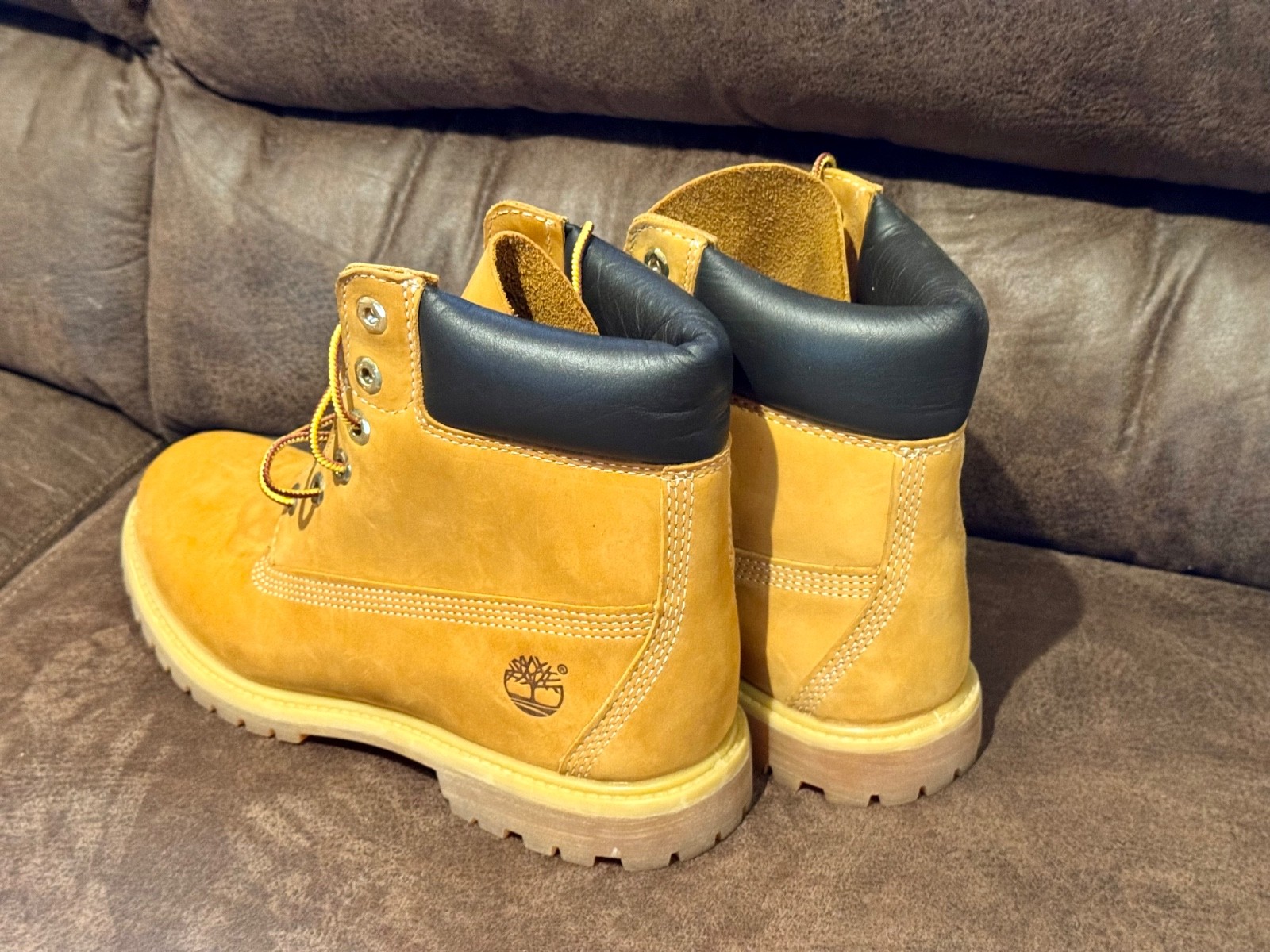 Women’s 10M Timberland Classic 6-Inch Premium Waterproof Boot Wheat Nubuck 10361