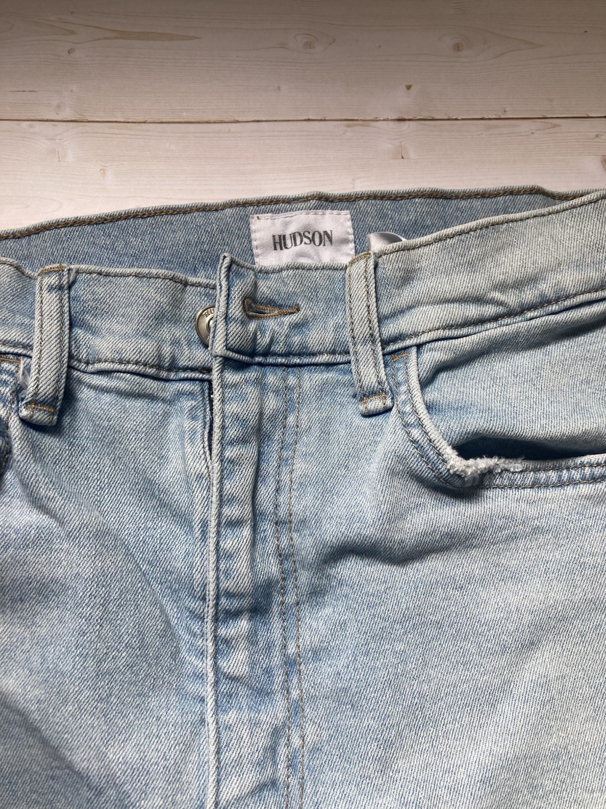 Hudson Kass Jeans Womens 27 (US 4) Light Wash Distressed Straight Leg Raw Hem