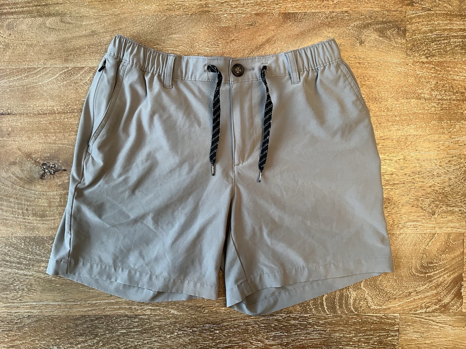 Chubbies Everywhere Shorts Medium Gray Elastic Waist 6″ Inseam