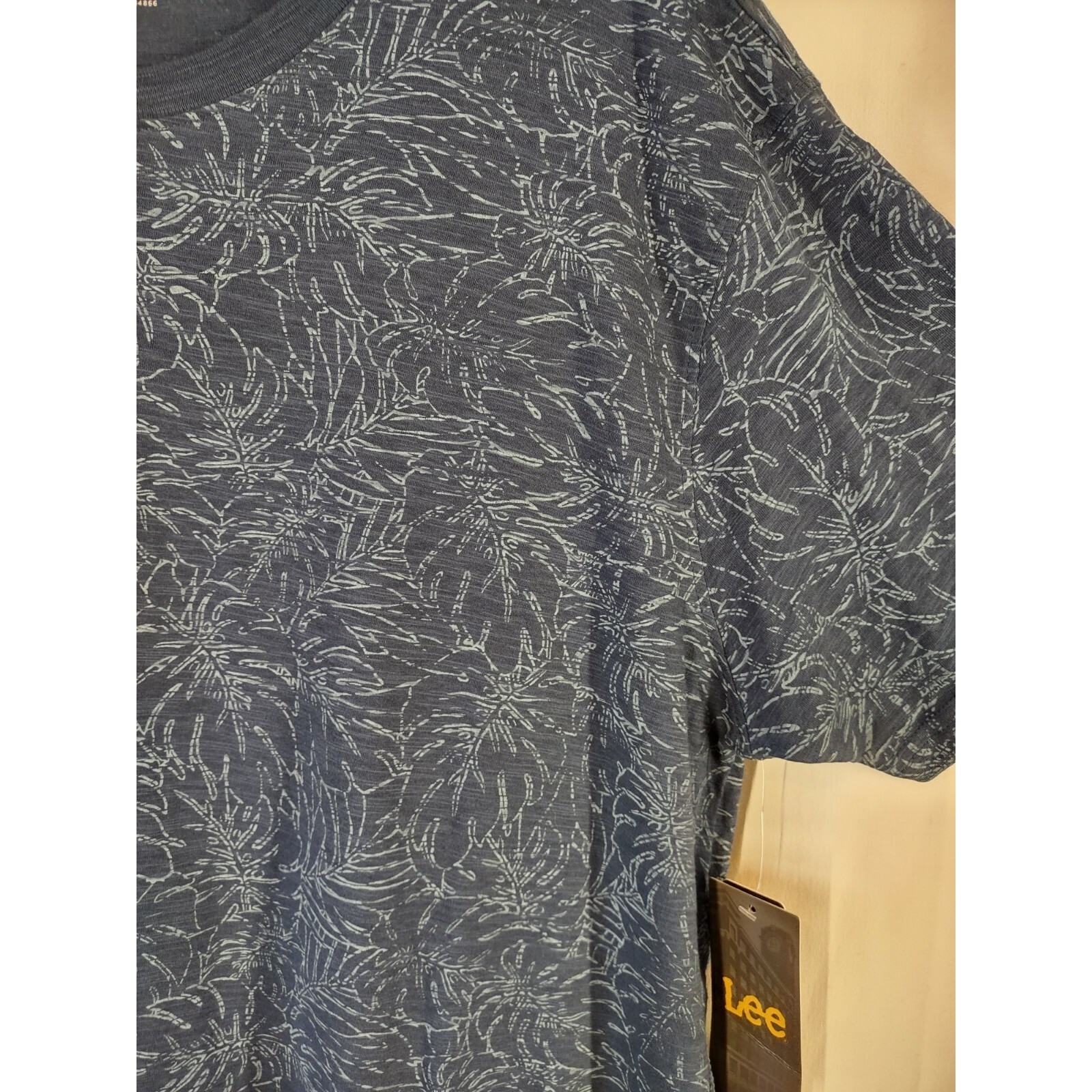 Lee T-Shirt Men’s Small Tropical Palm Leaf Print Ink Blue Regular Fit Tee Soft