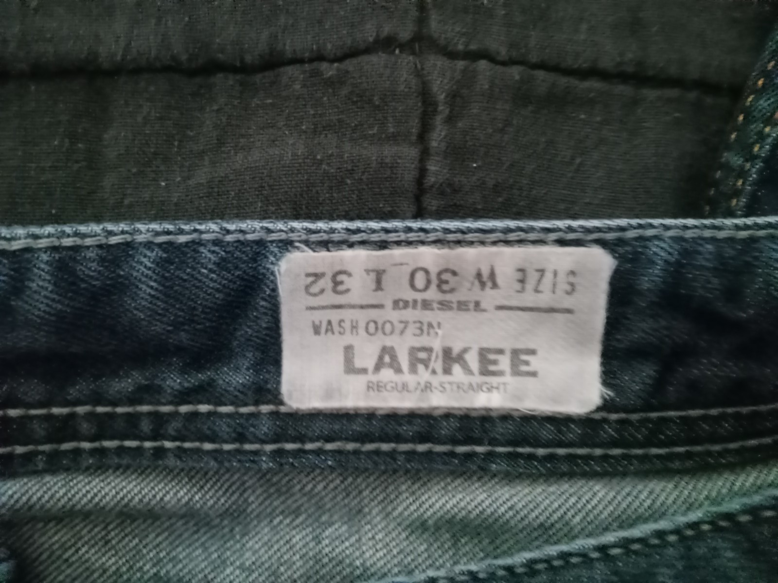 Diesel Larkee 073N Jeans – 30 x 32 mens straight leg dark blue