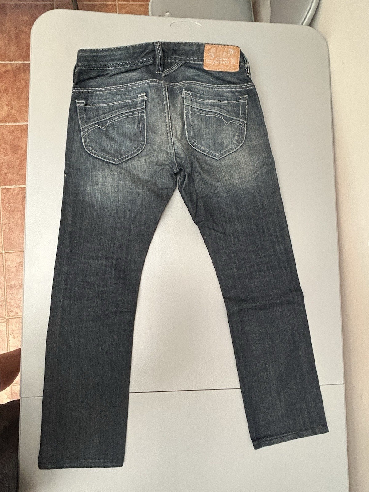Diesel Mens Thanaz Slim Skinny Medium Wash Denim Low Rise 5-Pocket Made In US