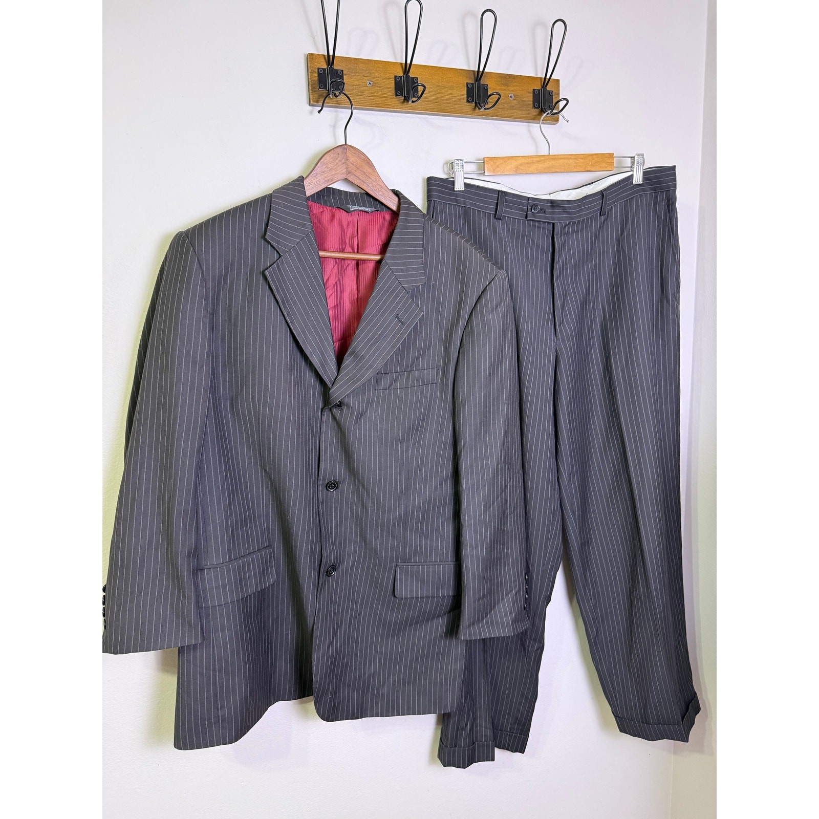 Lineage Milan New York 2 Piece Gray Pinstripe Suit 42R 35 Classic Fit