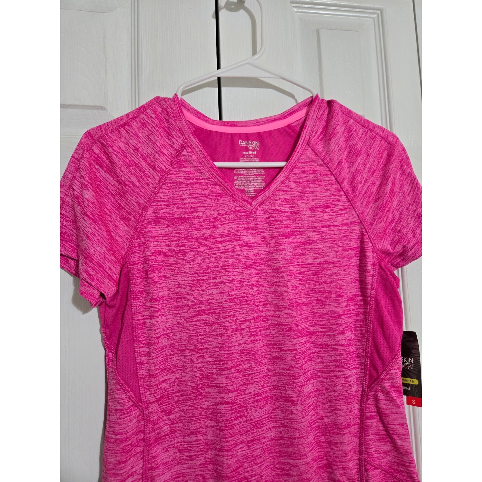 Danskin now small women’s pink semi fitted athletic tshirt New with tags