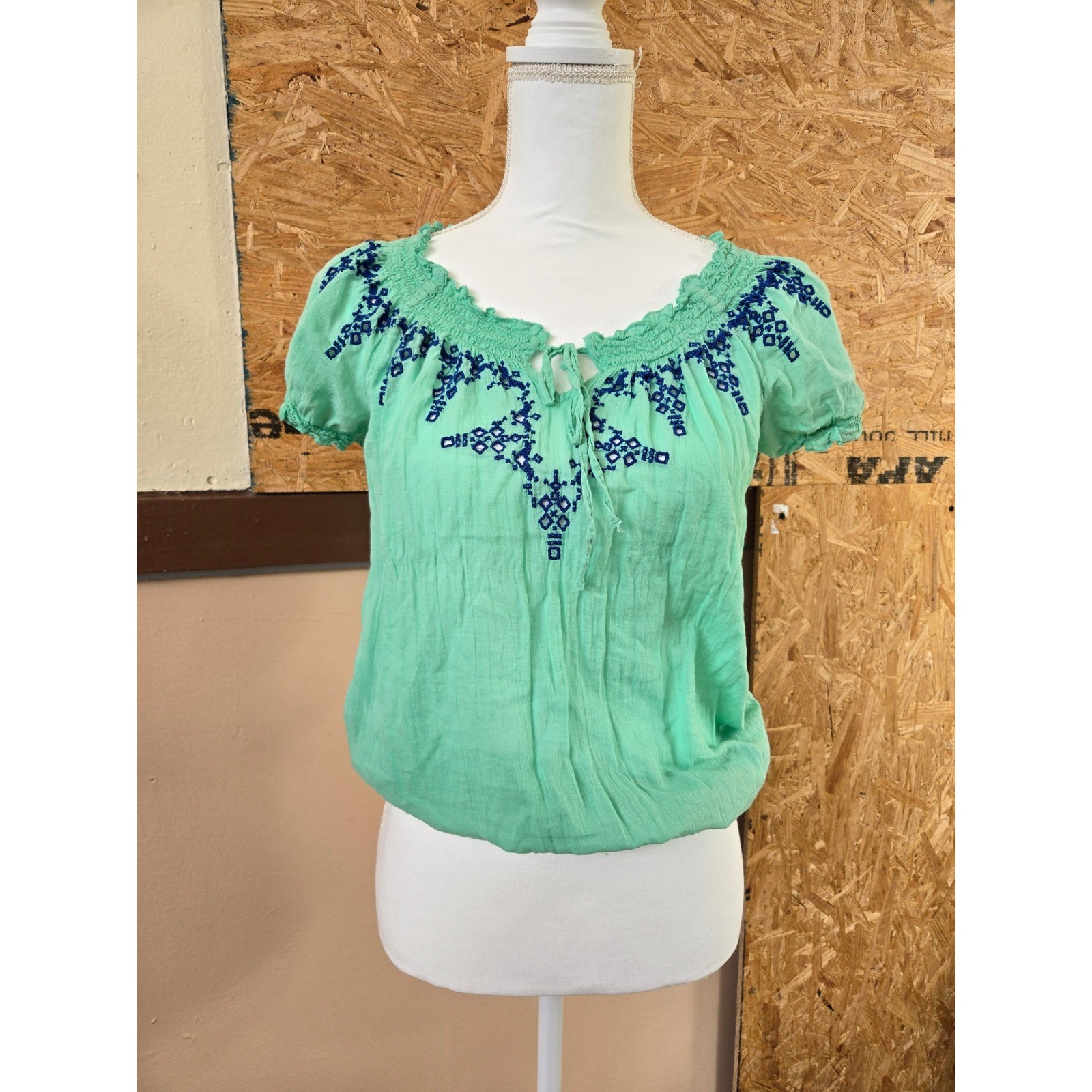 Old Navy Womens Small Mint Green Embroidered Smocked Cotton Gauze Peasant Top