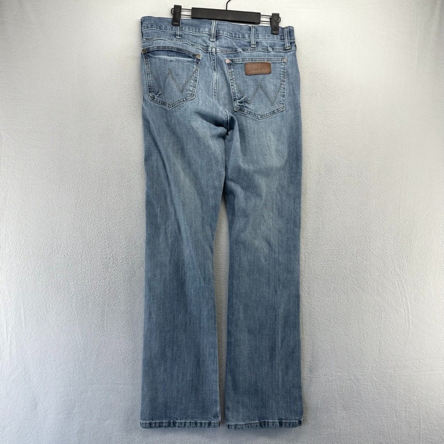 Wrangler Retro Jeans men’s 32×34 Fits 31×32 Blue Slim Boot Bootcut Faded Cowboy