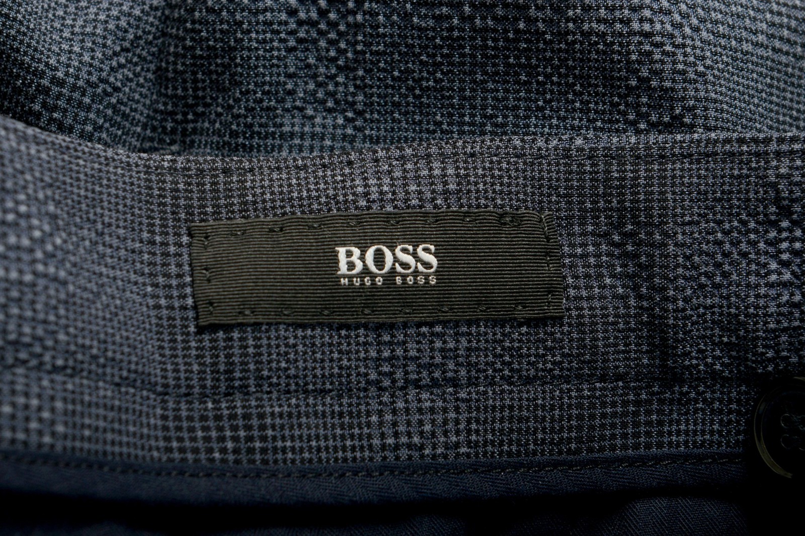 Hugo Boss Men’s “T-Novem/Brite” Plaid Wool Silk Two Button Suit US 40R IT 50R