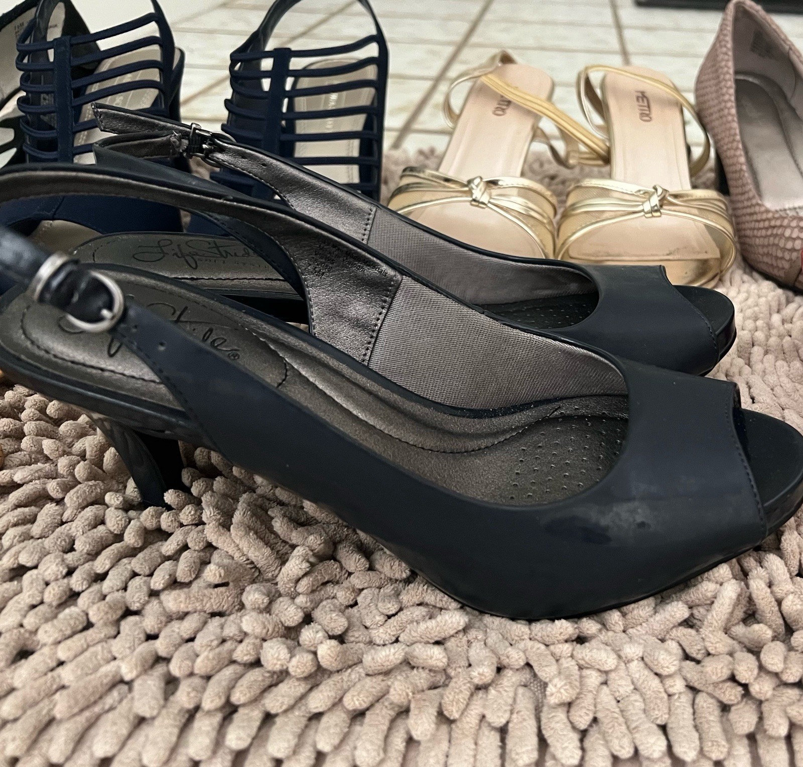 Laura Scott & Metro Women’s Shoes Lot Heels Flats Sandals Black Gold Cork Solid