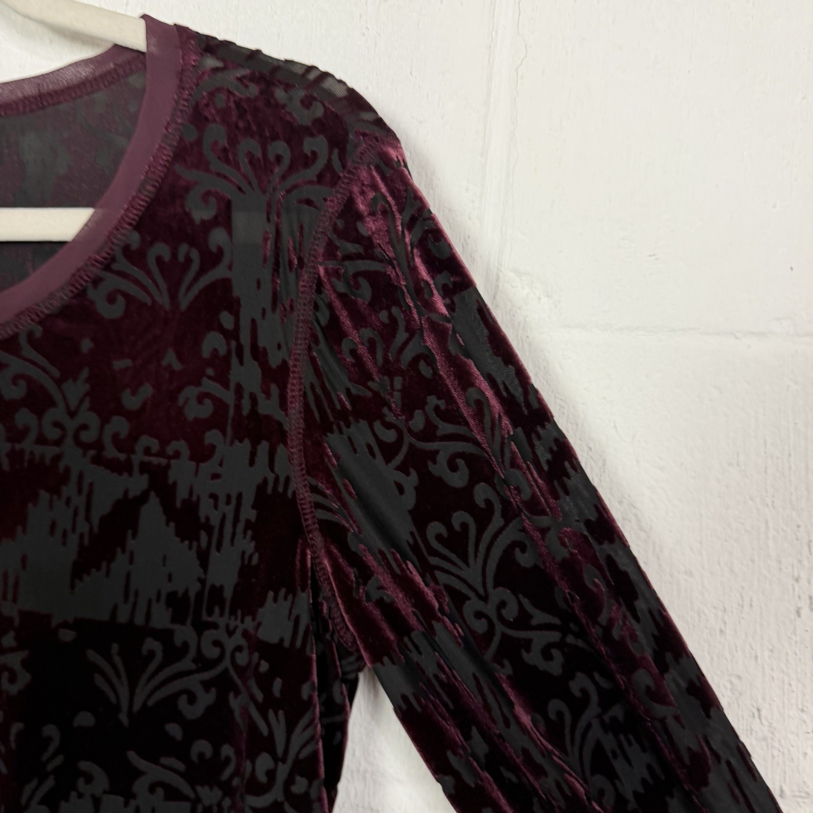 Simply Vera Wang Velvet Burnout Top SZ L Wine Color Sheer Whimsigoth Dark Fairy