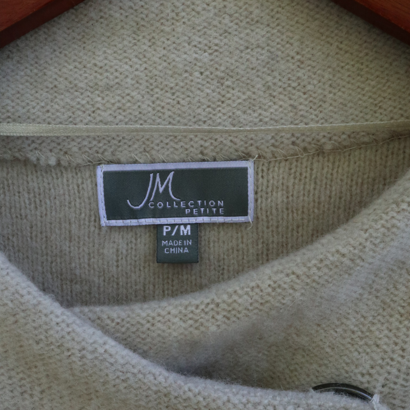 100% Wool JM Collection Woman’s Sweater w/ Accents Size Petite M Beige Grey