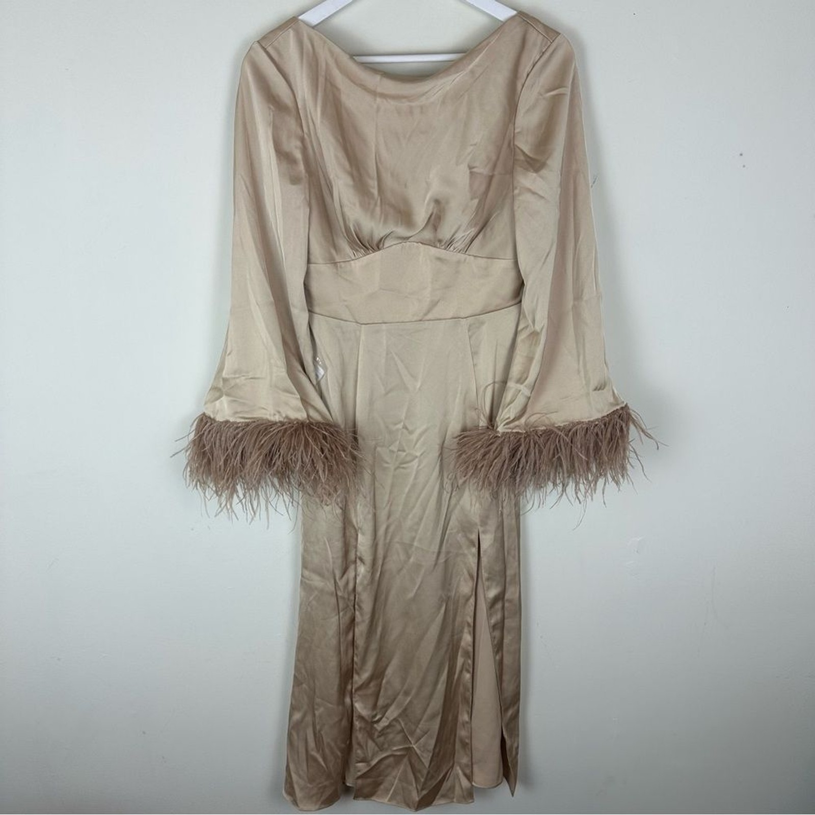 NWT Azazie Aubrey Gold Champagne Midi Dress With Feathers