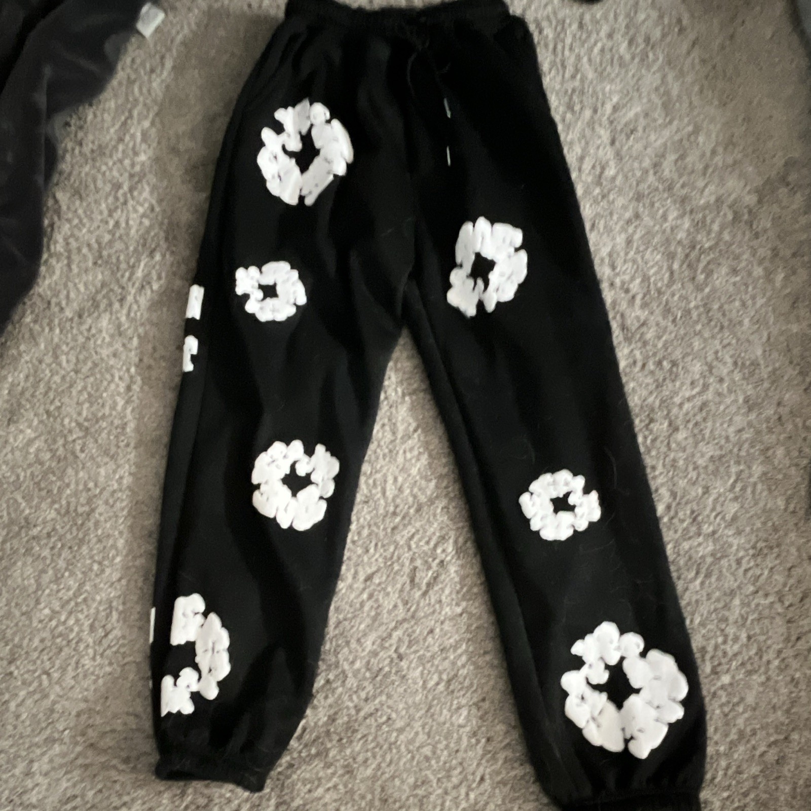 DENIM TEARS African Diaspora Goods Black Floral Fleece Jogger Pants M