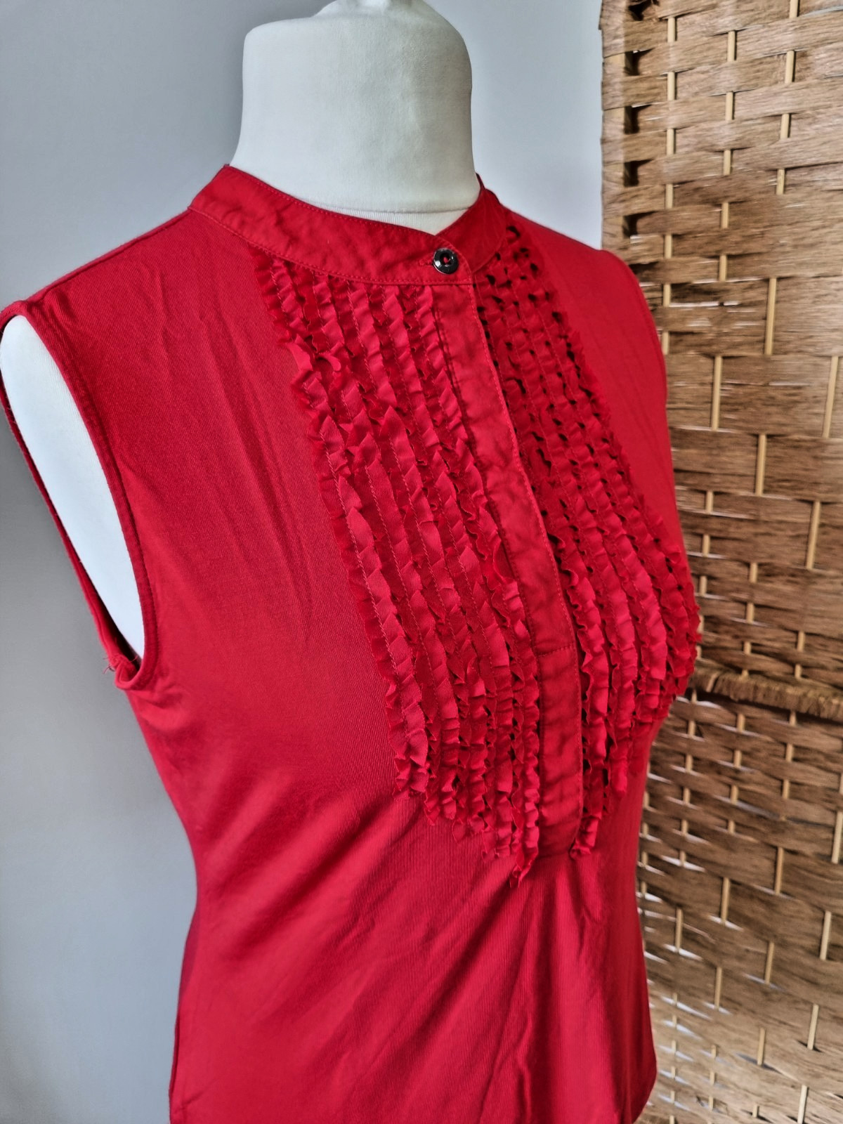 Karen Millen Red Ruffle Sleeveless Blouse Top Size 12 Jersey Summer Statement