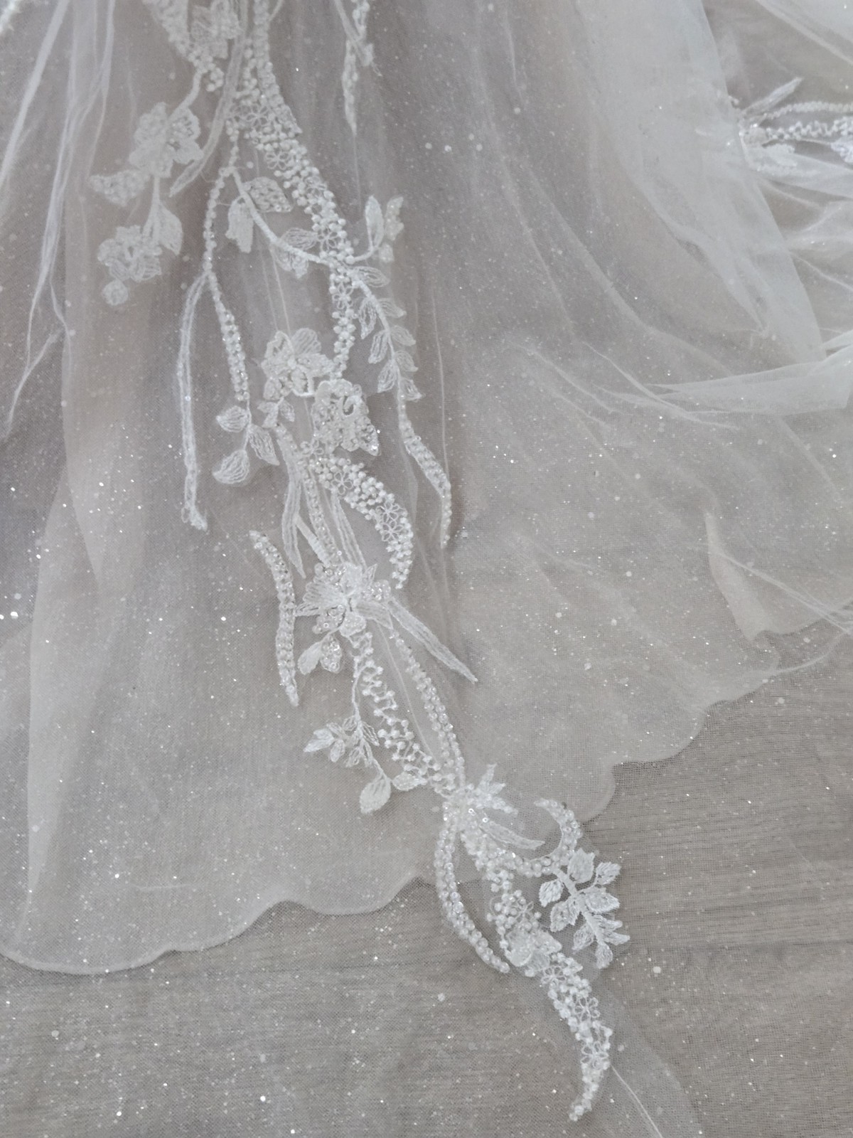 Beautiful Wedding Dress Size SEE Measurements