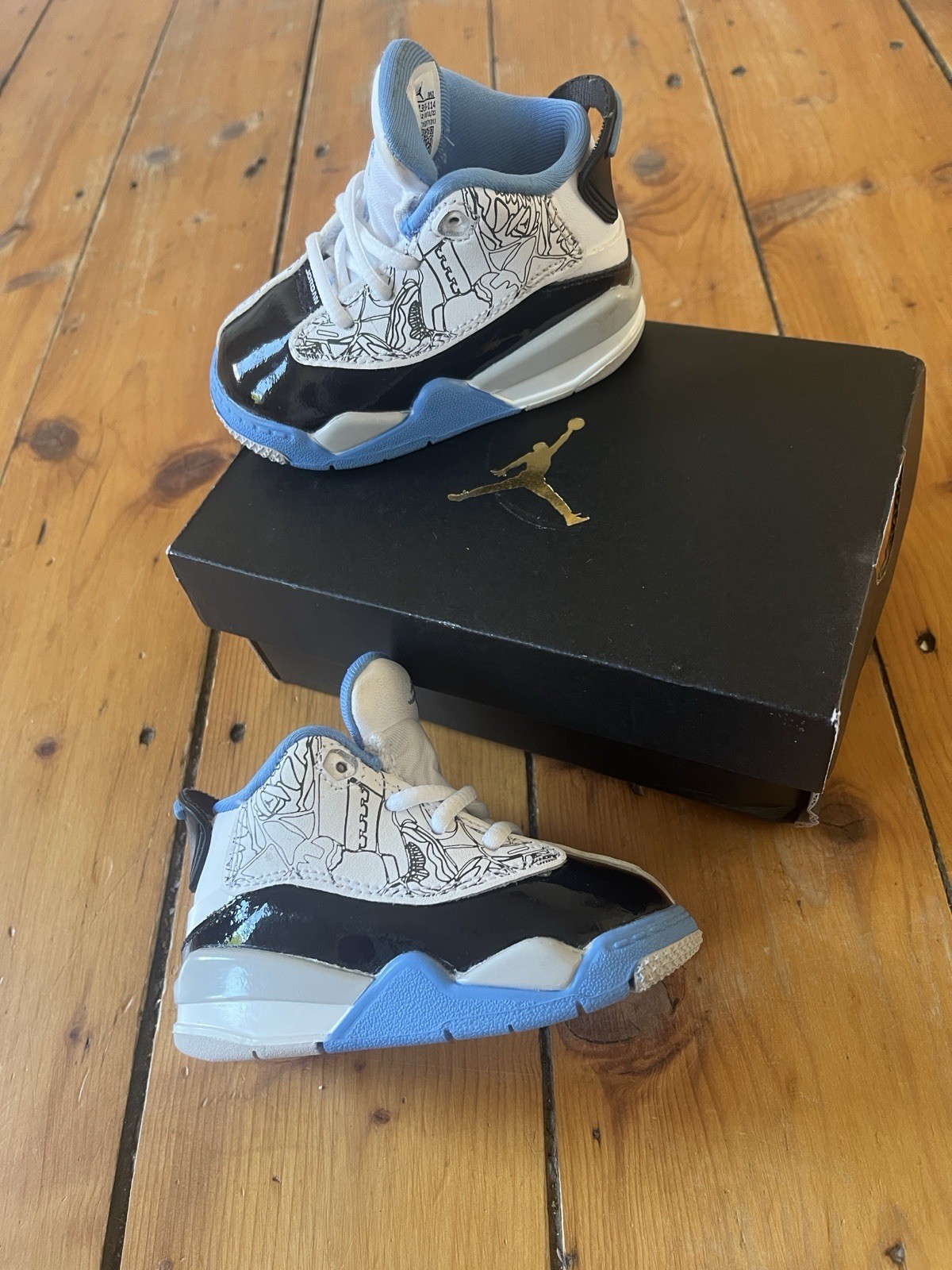 Jordan Air Jordan 8 Retro (TD) Unisex Toddler Sneaker 4C White Black Blue