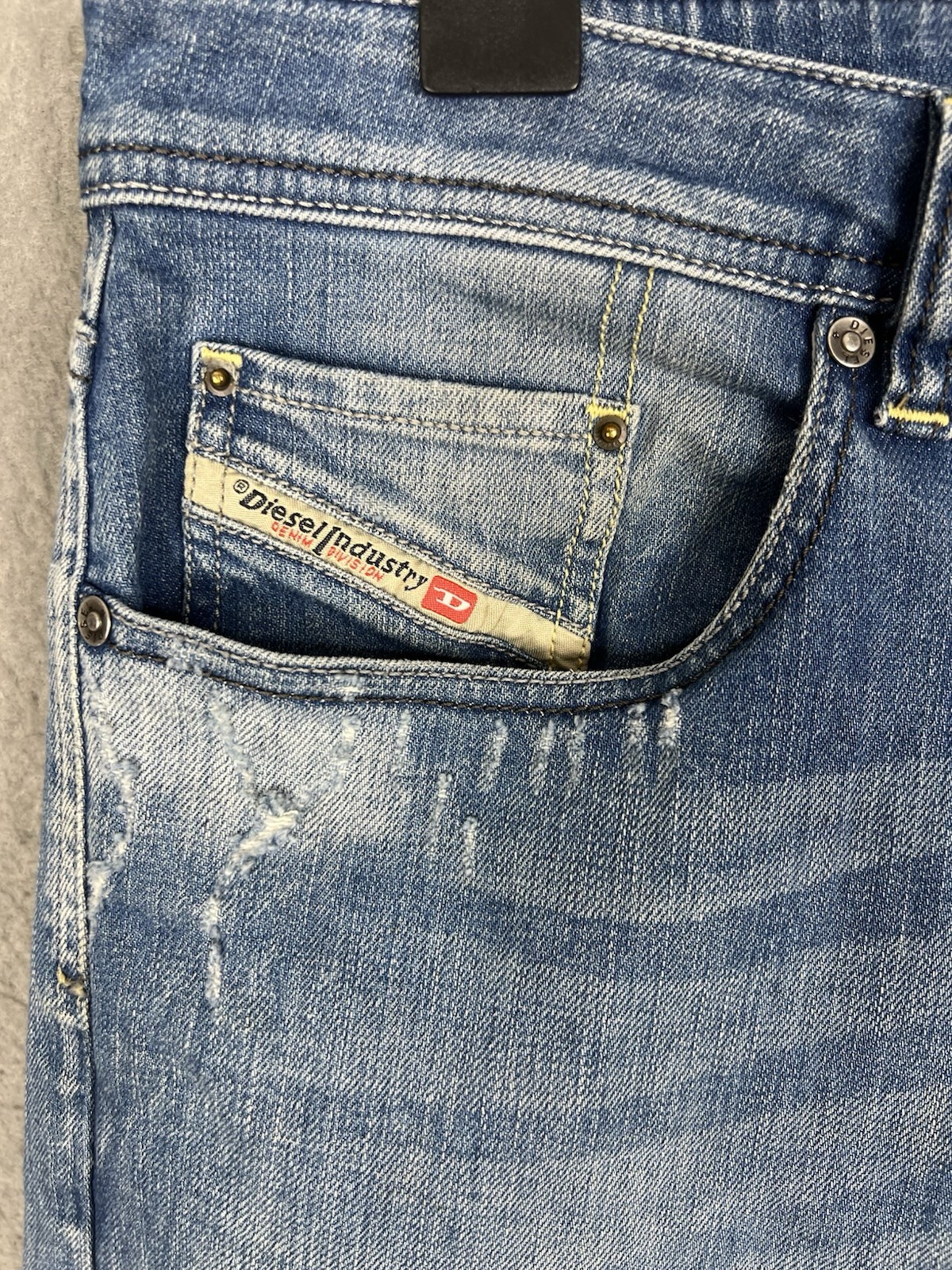 Diesel Jeans Mens 38×32 Blue Larkee Denim Pant Relaxed Light Wash