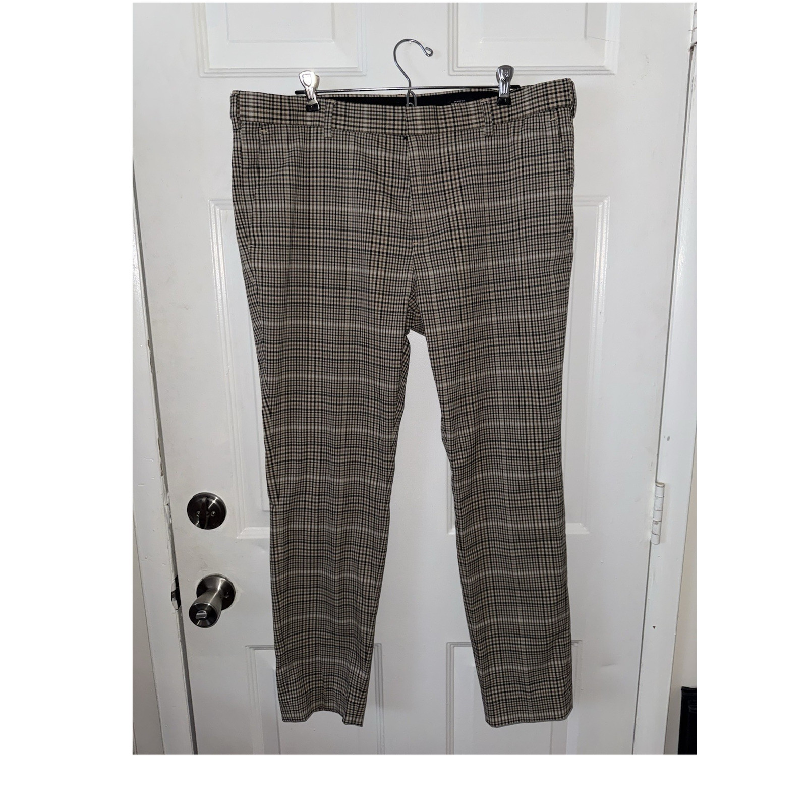 H&M Men’s Skinny Fit Plaid Dress Pants Beige/Black Button Closure 36″