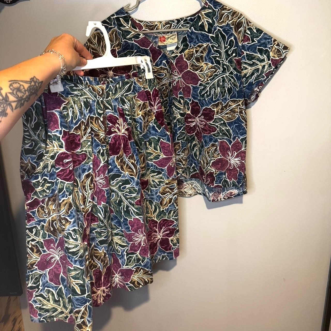 Hilo Hattie Vintage Hawaiian Floral 2 Piece Set Top and Shorts Purple Teal XL