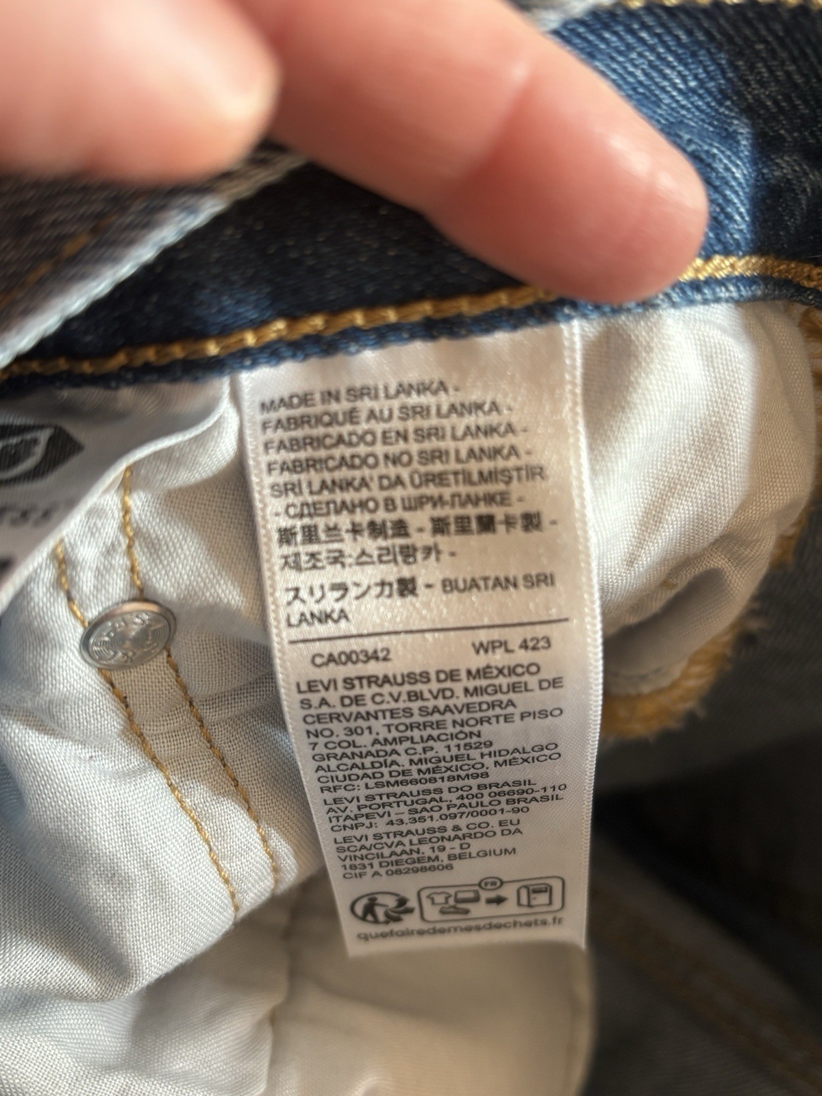 Levi’s Men’s Blue Medium Wash Straight Fit Button Fly 5-Pocket Jeans