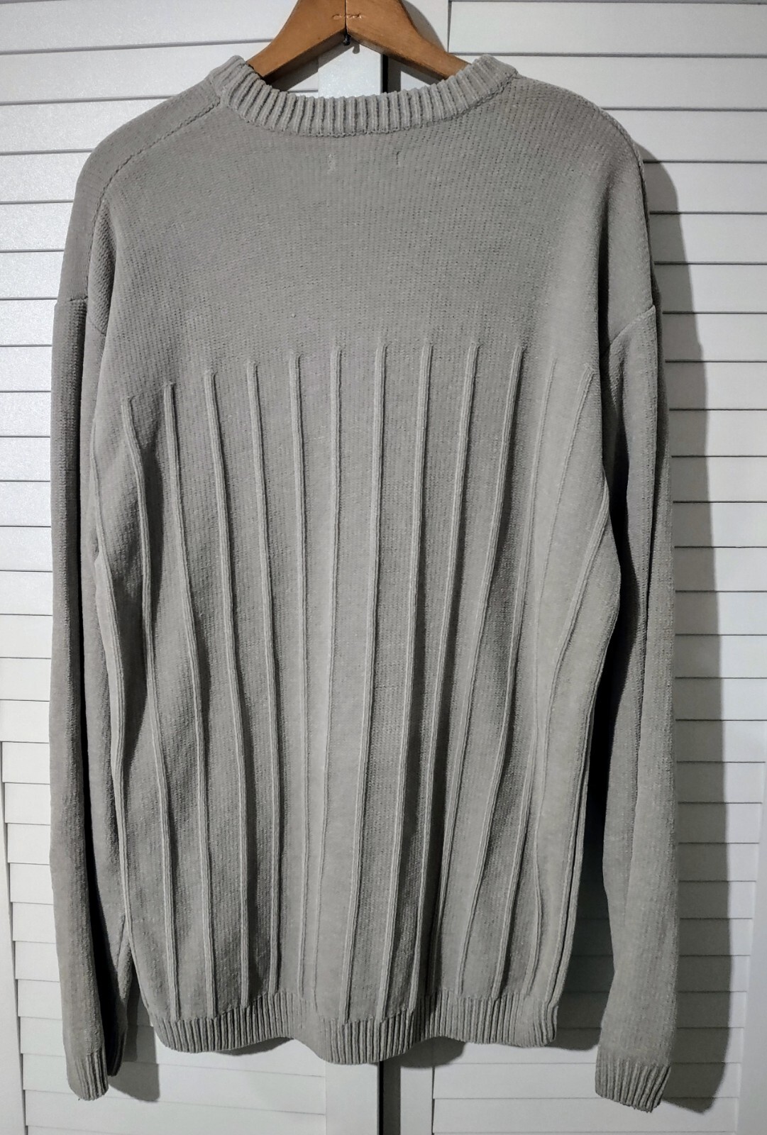 Men’s Elliott brand sweater. Size XL. Hand wash only, very soft and comfortable