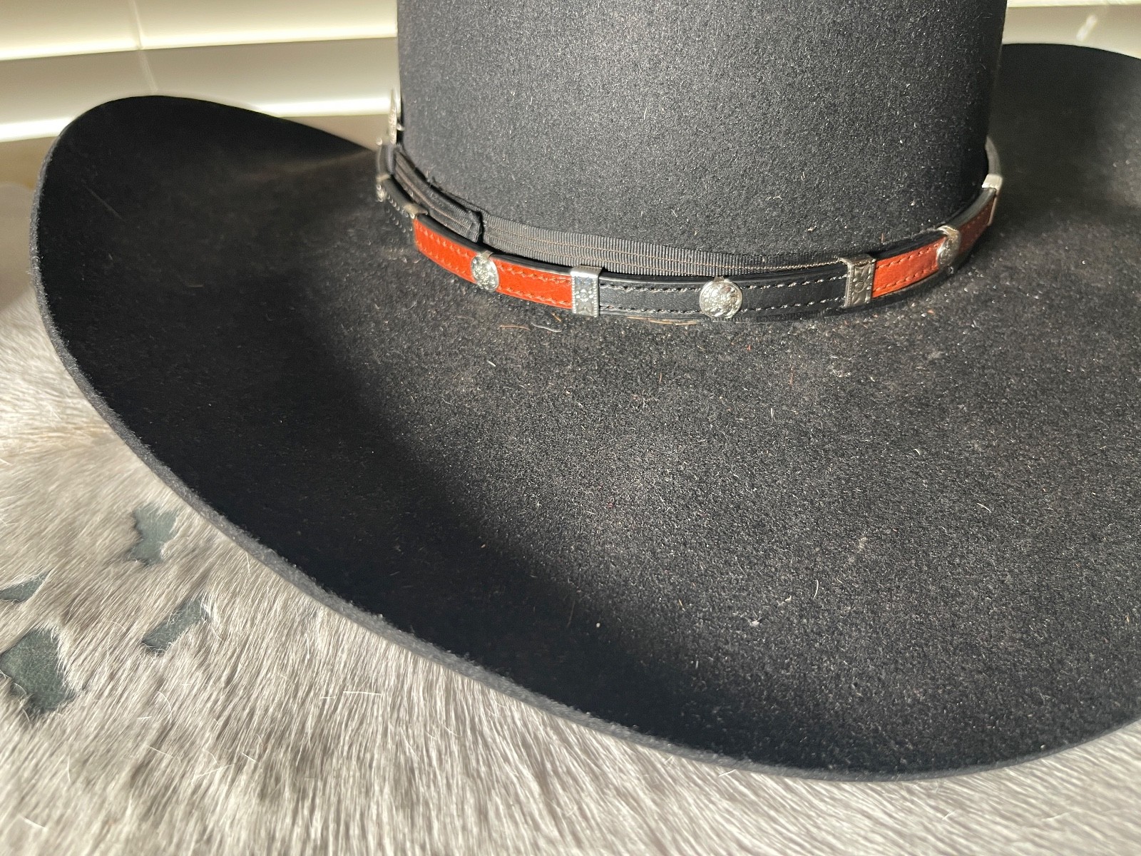 Western Unisex Hatband 27.5 x 3/8 in Leather Concho Belted Cowboy Rodeo Horse BB