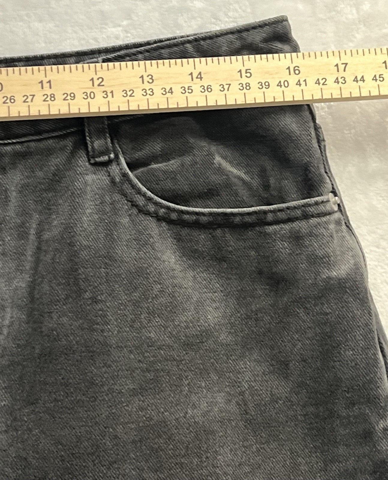 Misguided High-Waisted Relaxed Straight leg Faded Black Denim Jeans Size 10 US