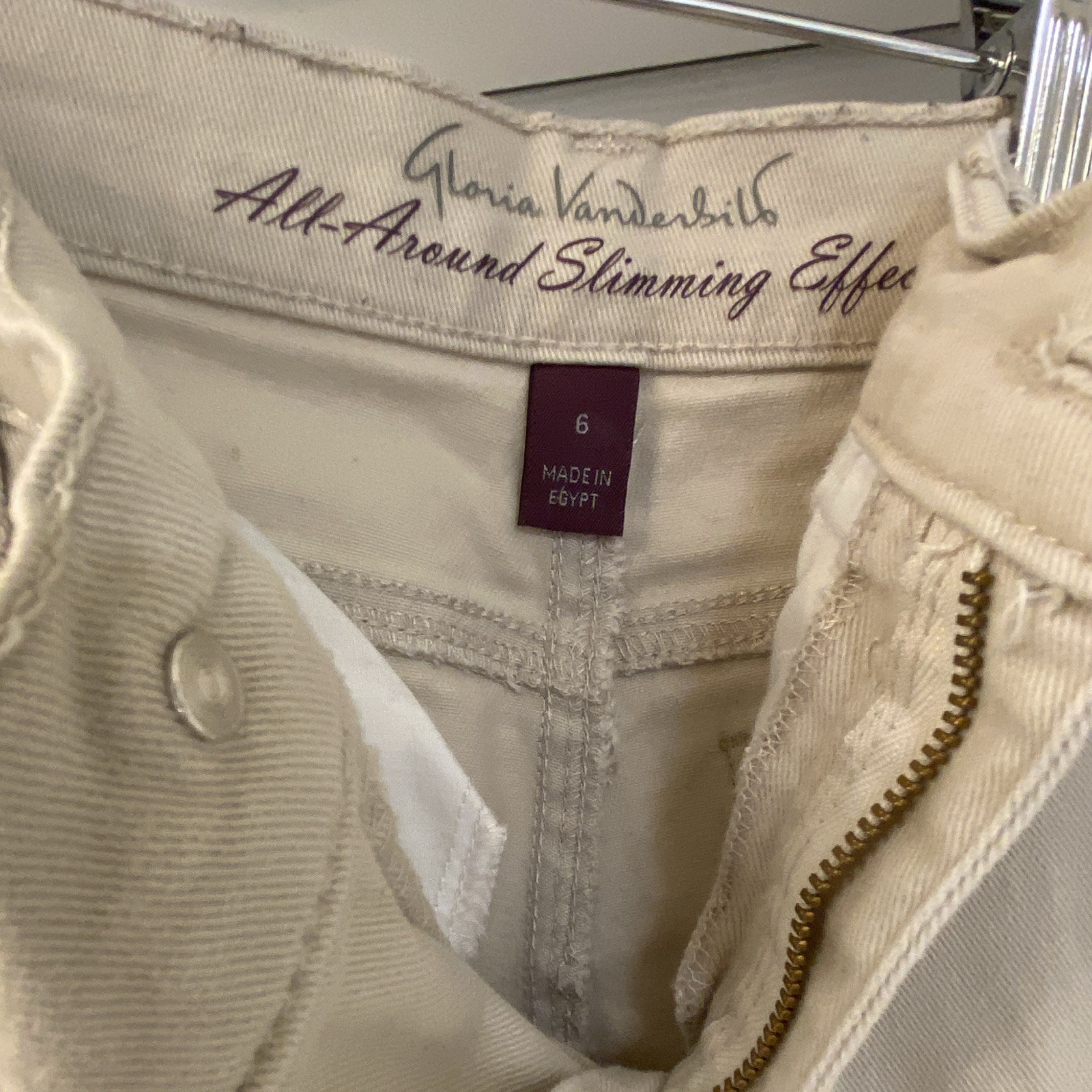 Gloria Vanderbilt Women’s Beige Solid Capri Pants Flat Front Zip Button Closure