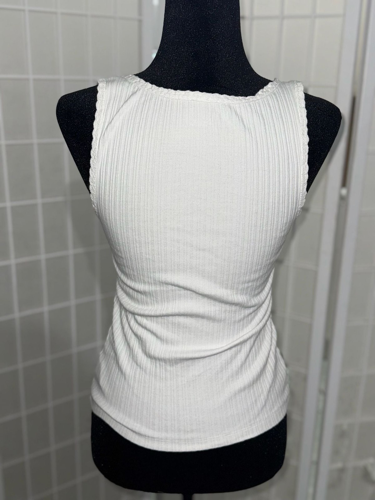 Aerie White Ribbed Knit Button-Front Henley Tank Top with Lace Trim