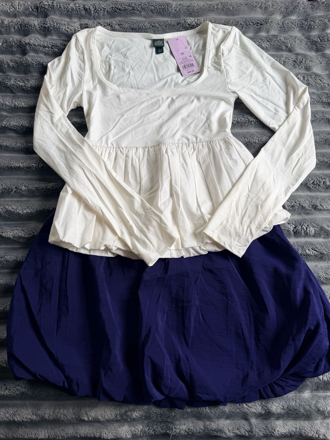 Long Sleeve Peplum Top Size XS White & Bubble Hem Mini Skirt Size 2 Navy 2pc Set