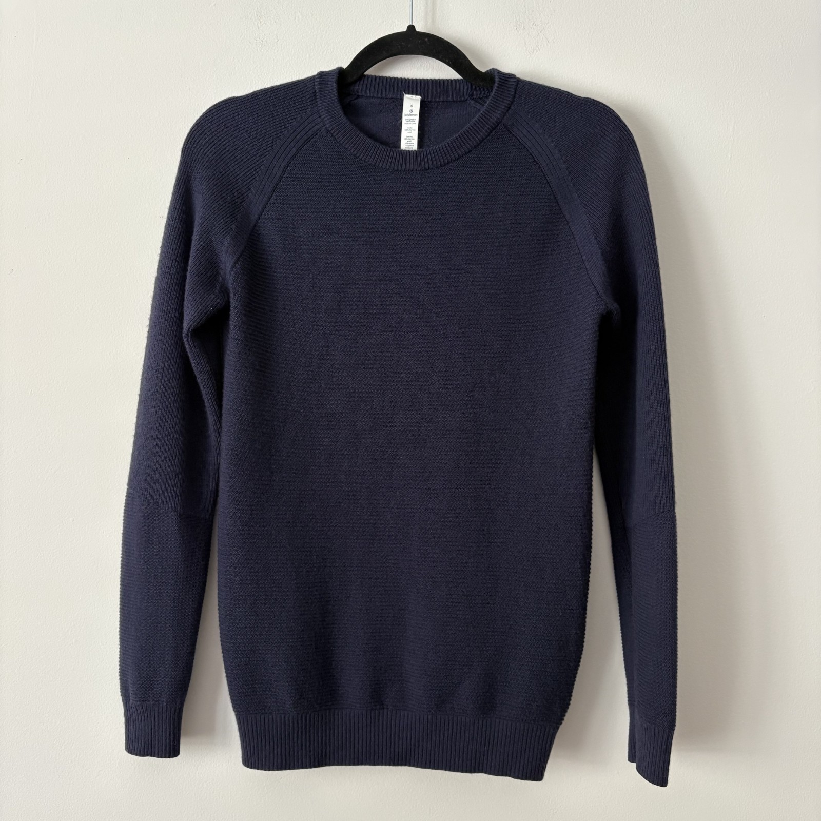 Lululemon 100% Merino Wool Knit Sweater Navy Size 6 Quiet Luxury Basic Layer