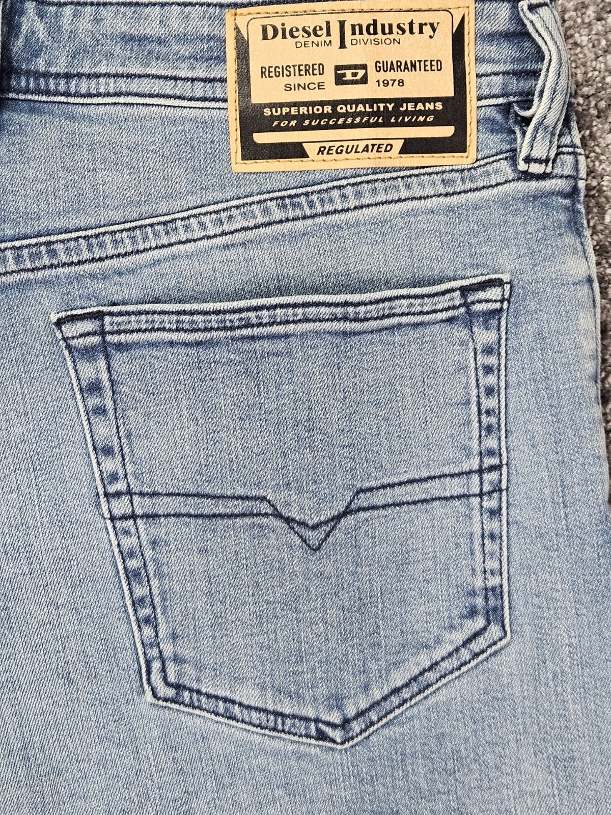 Diesel Buster-X Tapered Jeans Mens 33×30 Light Wash Stretch Denim Button Fly NWT