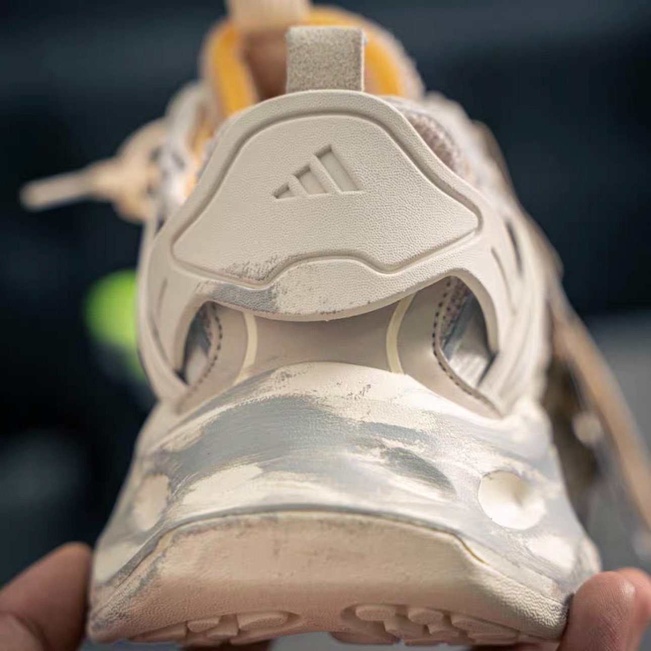 adidas XLG Runner Deluxe Wonder Beige JR9632