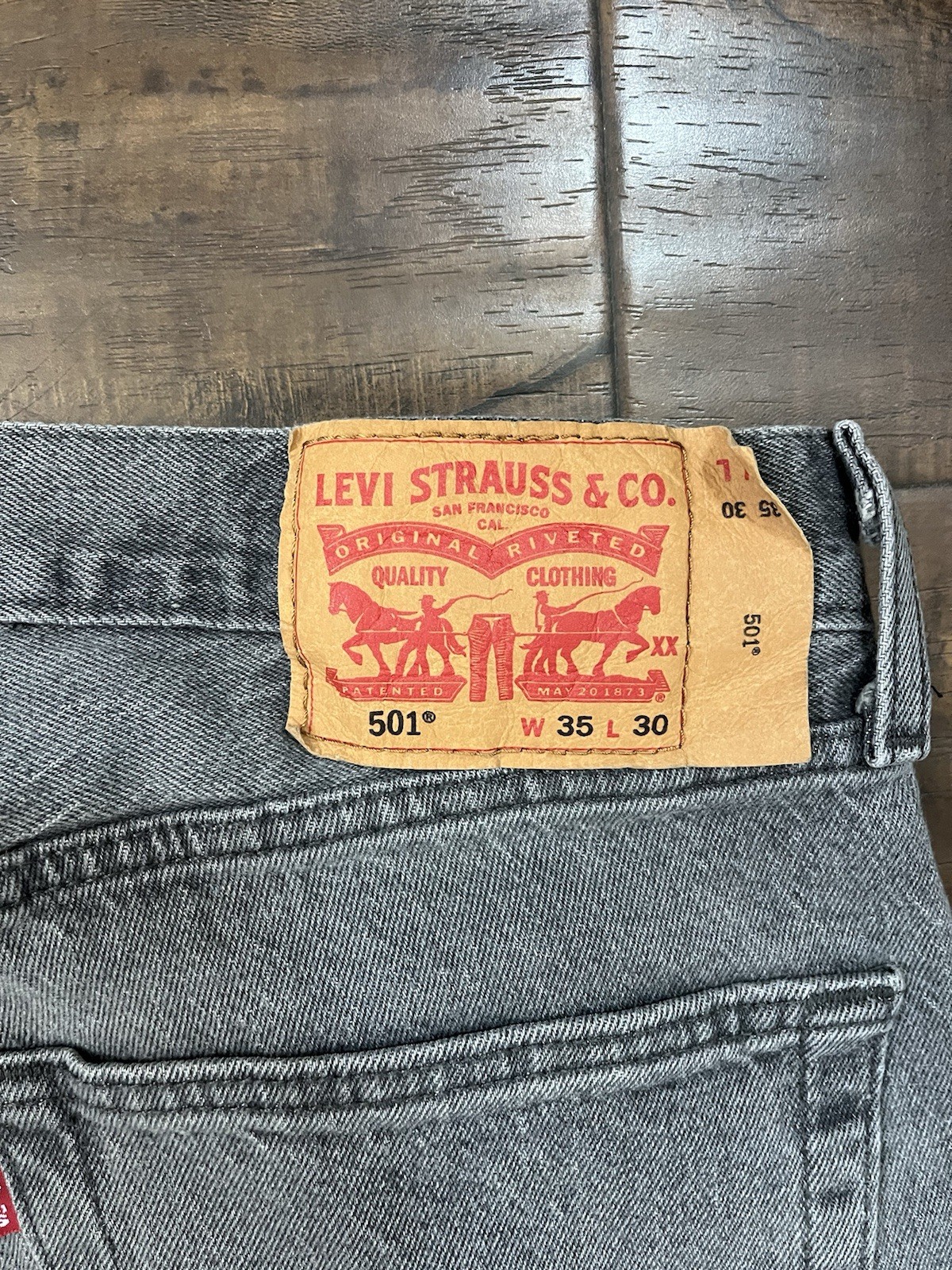 Levis 501 Original Fit Button Fly Jeans Straight Leg Grey Size 35/30