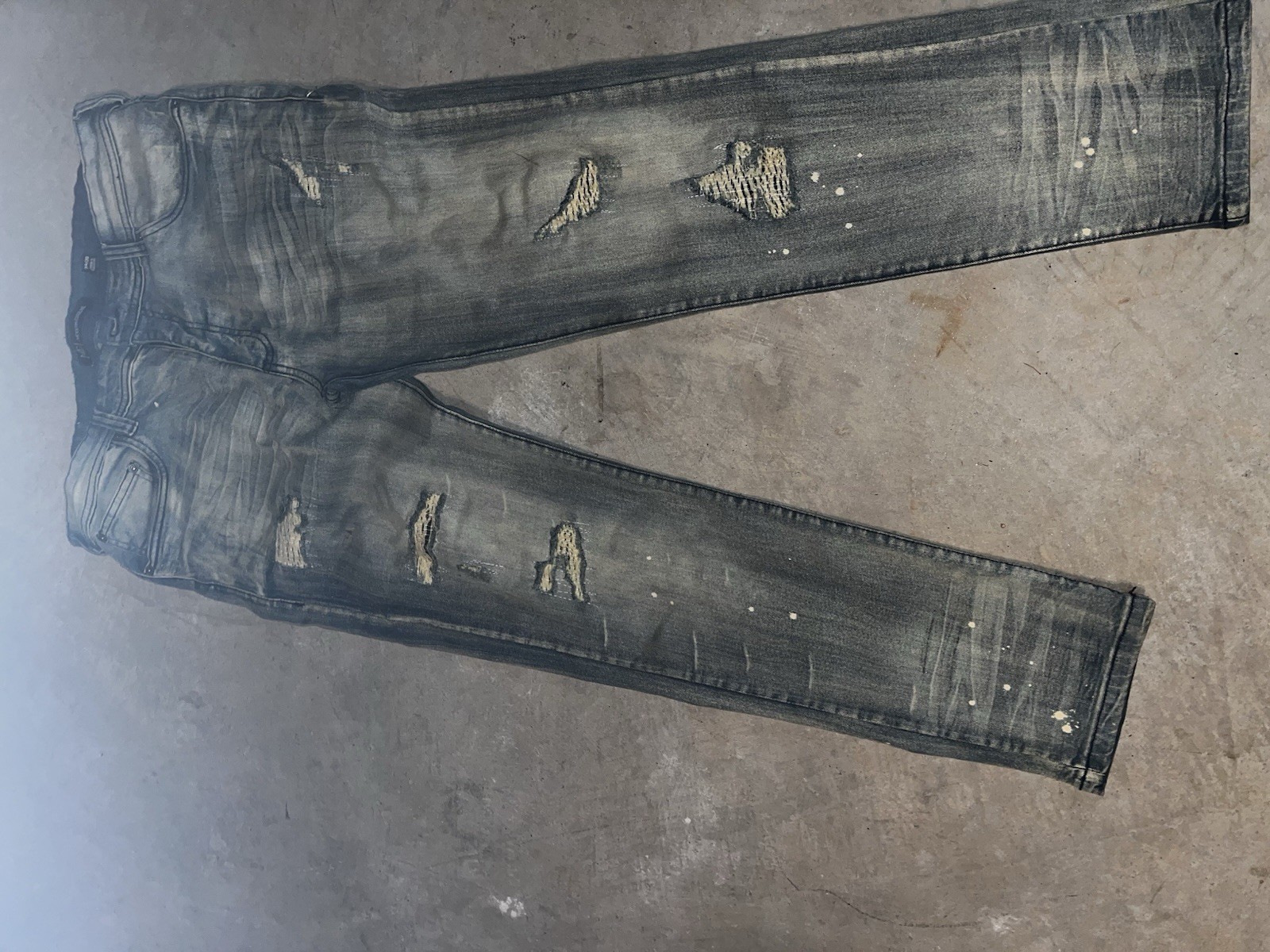 Men’s Gray Distressed Denim Jeans Tapered Fit Solid Regular Size 32