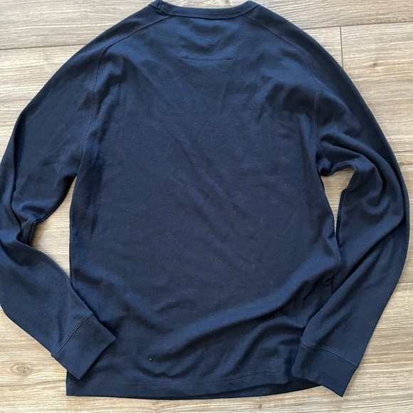 Banana Republic Navy Long Sleeve Thermal Knit Tee Men’s Medium