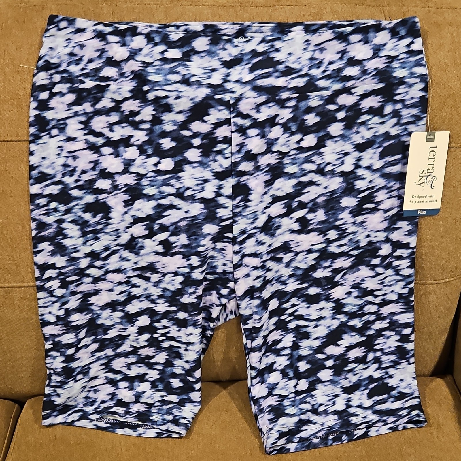 Terra & Sky Women’s Plus Bike Shorts 1X 16W-18W High Rise Stretch Abstract
